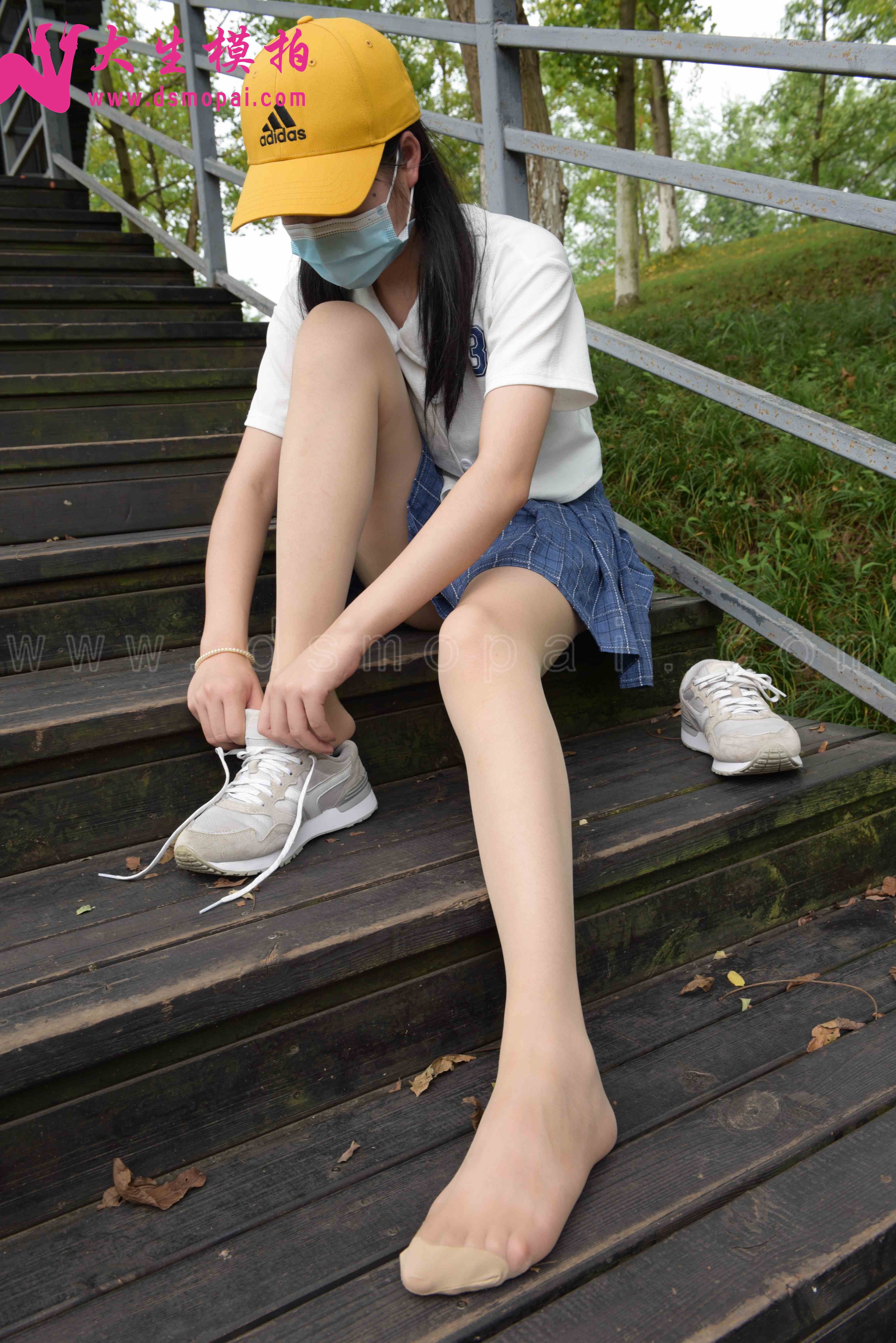 China Beauty Legs and feet 905