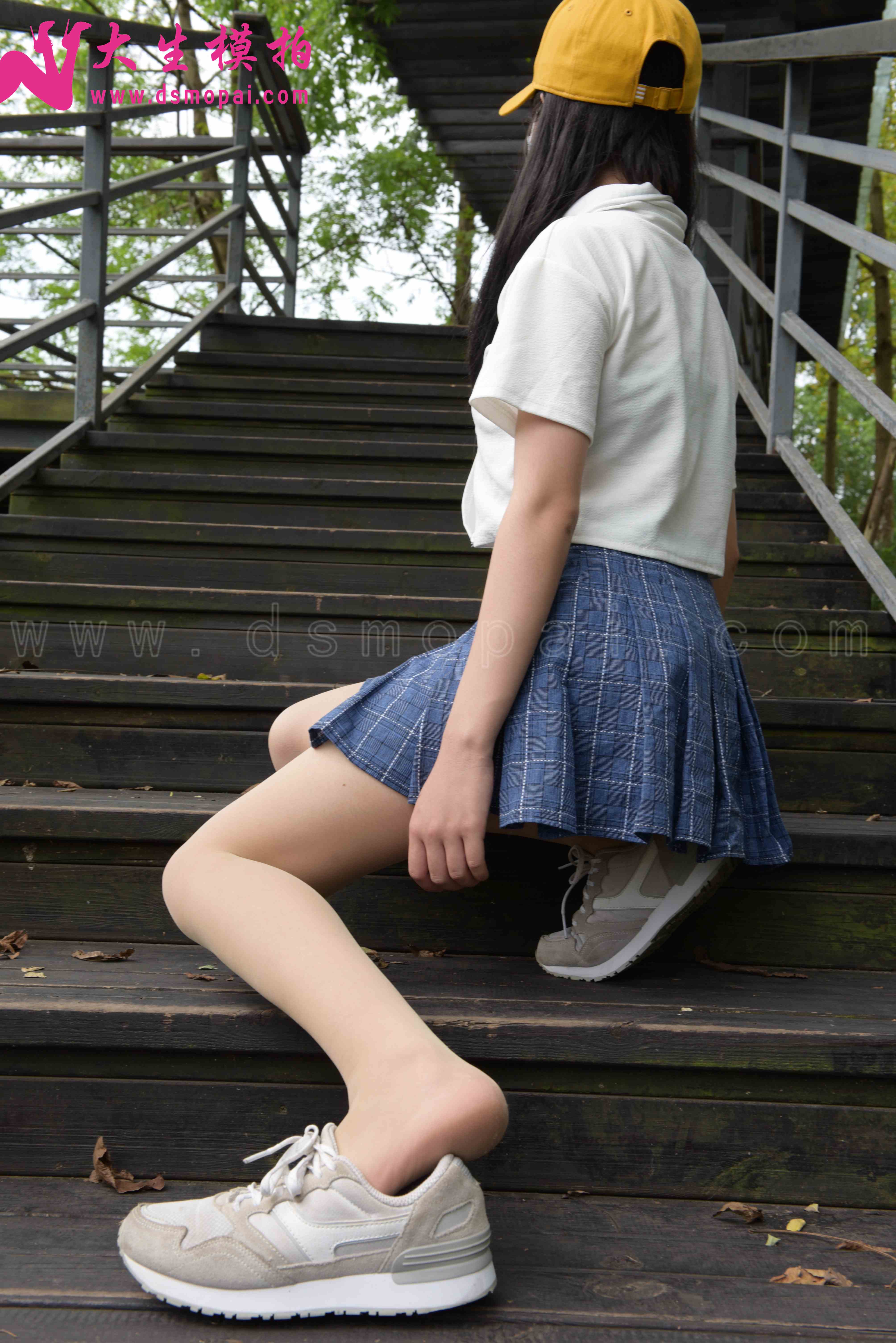 China Beauty Legs and feet 905