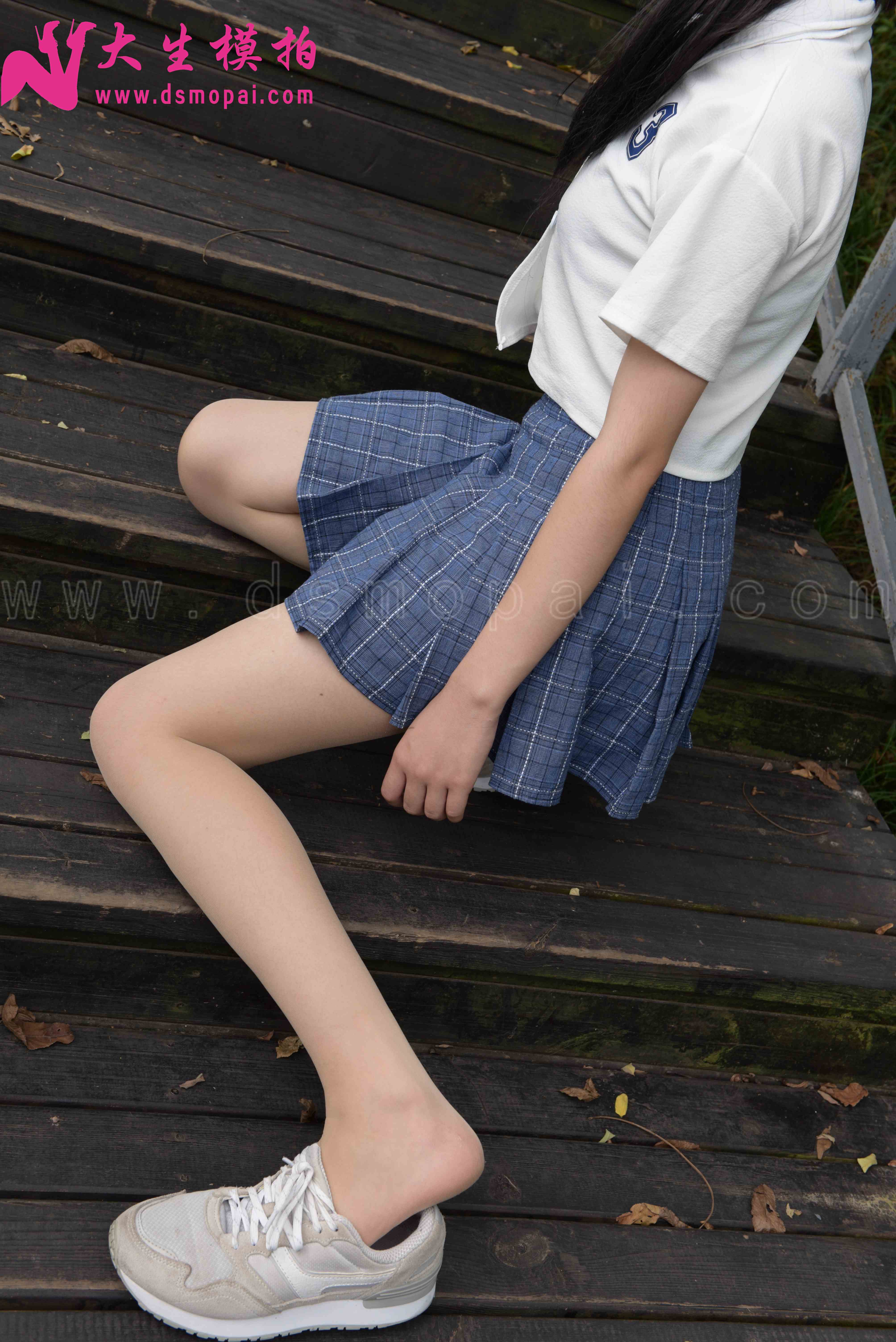 China Beauty Legs and feet 905