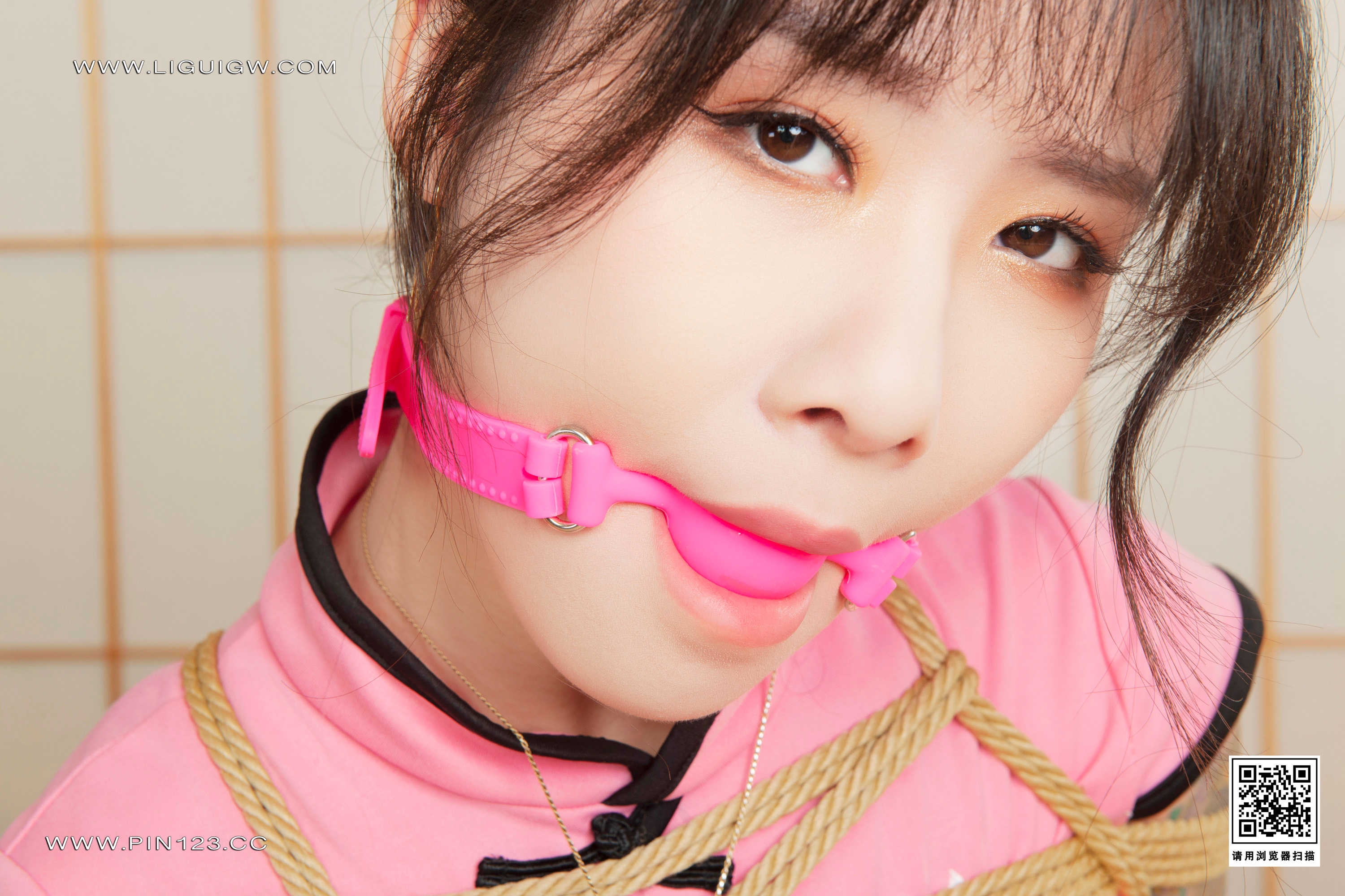 Chinese lady bondage 563-1