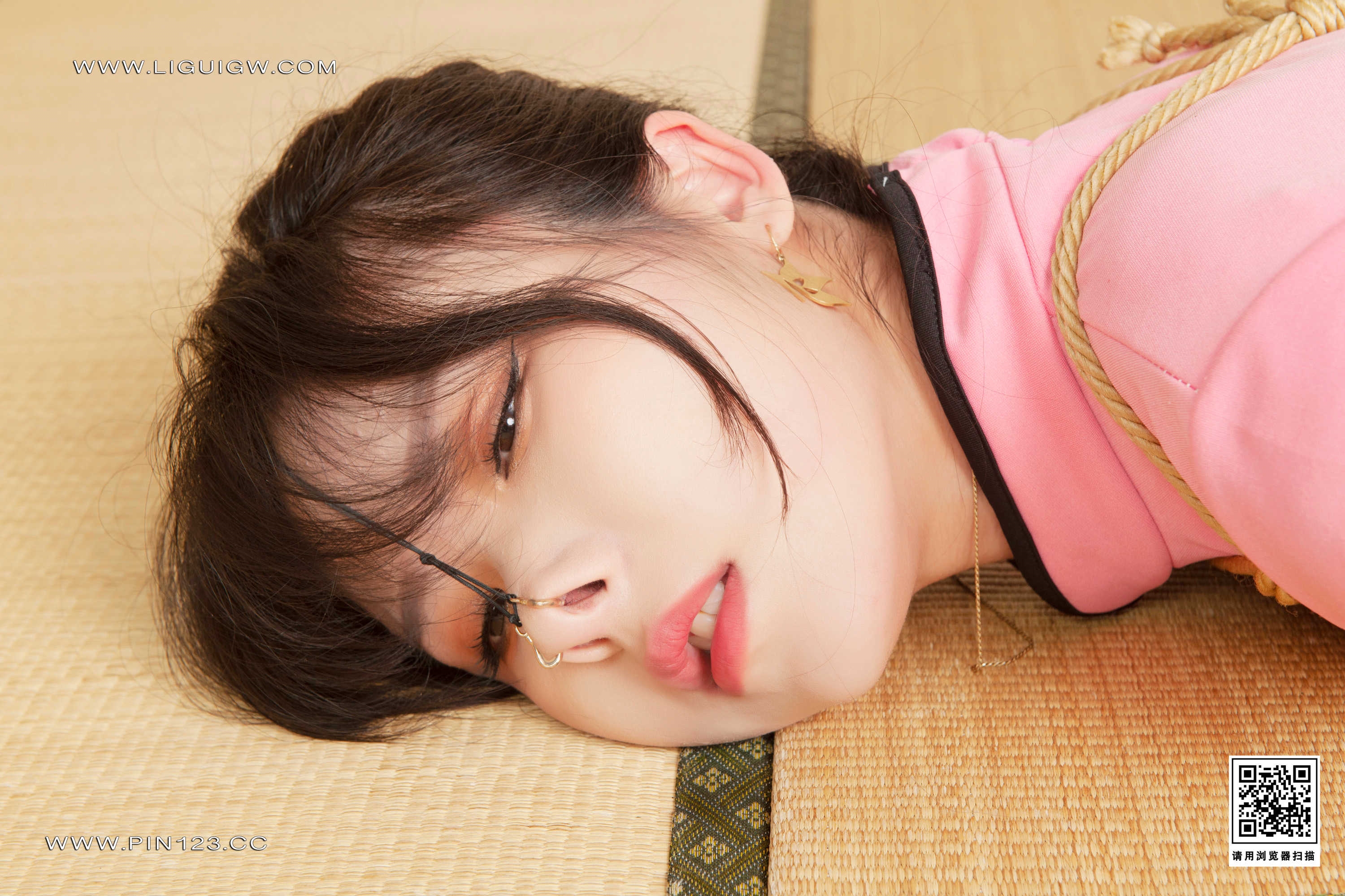 Chinese lady bondage 563-2