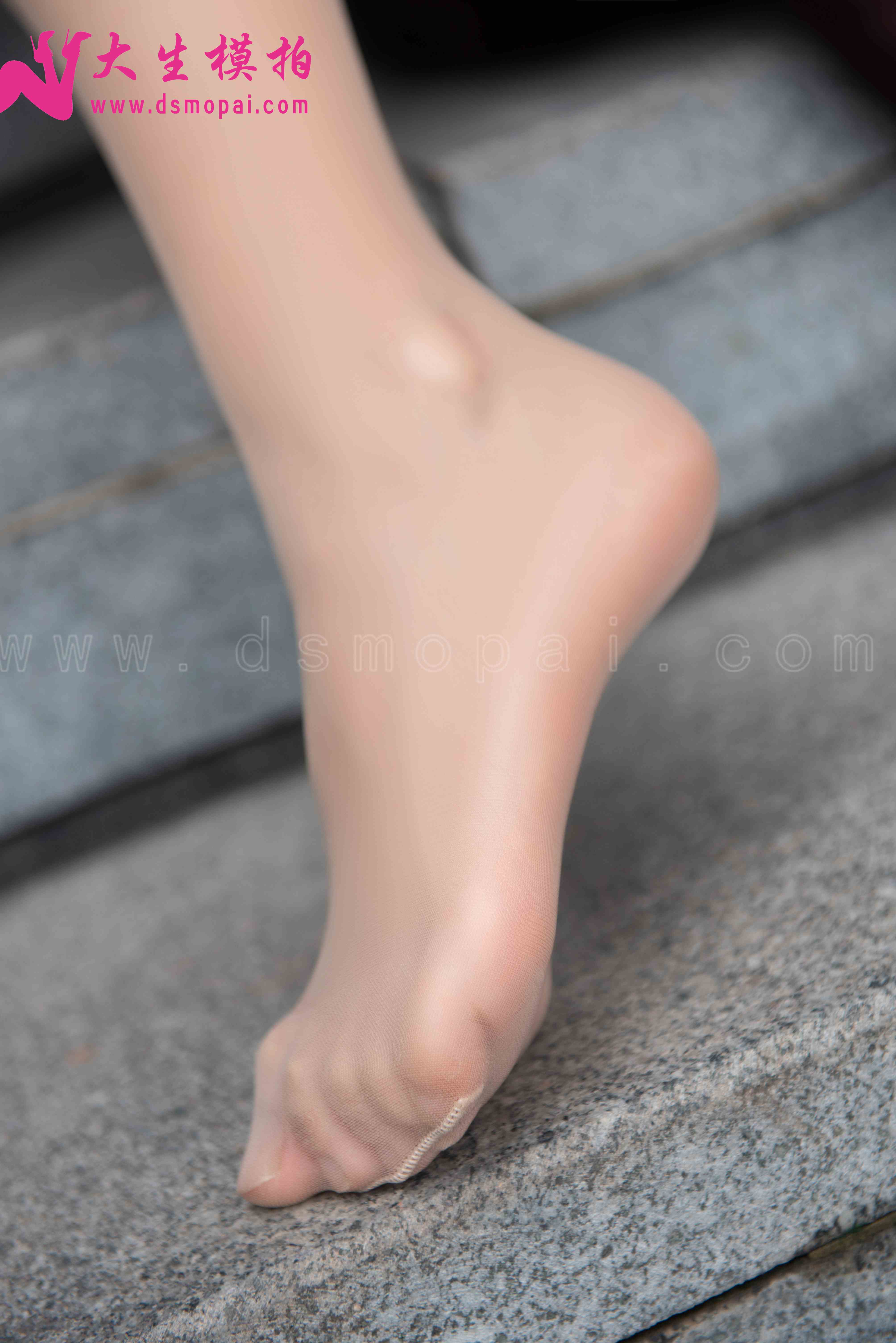 China Beauty Legs and feet 906