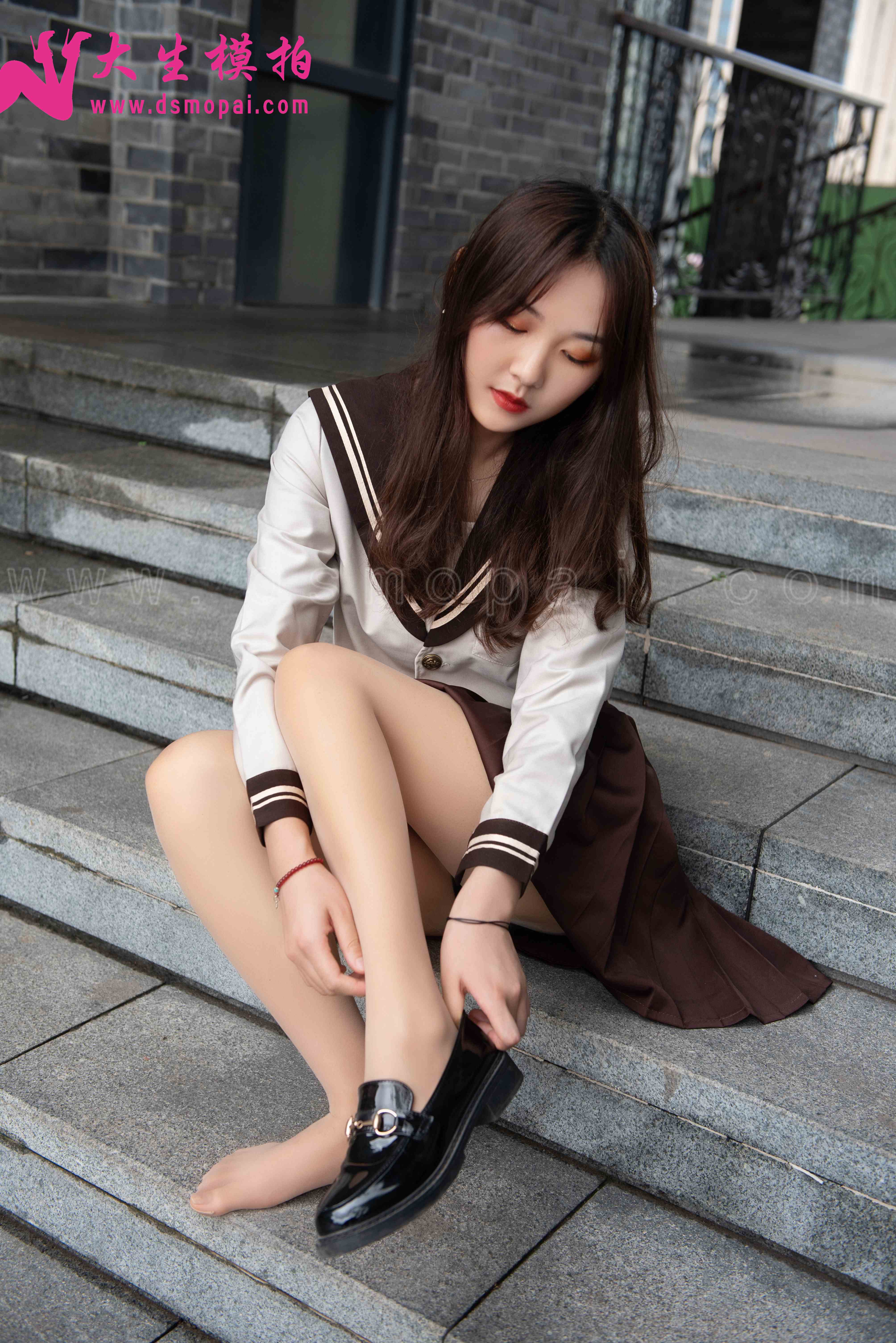 China Beauty Legs and feet 906