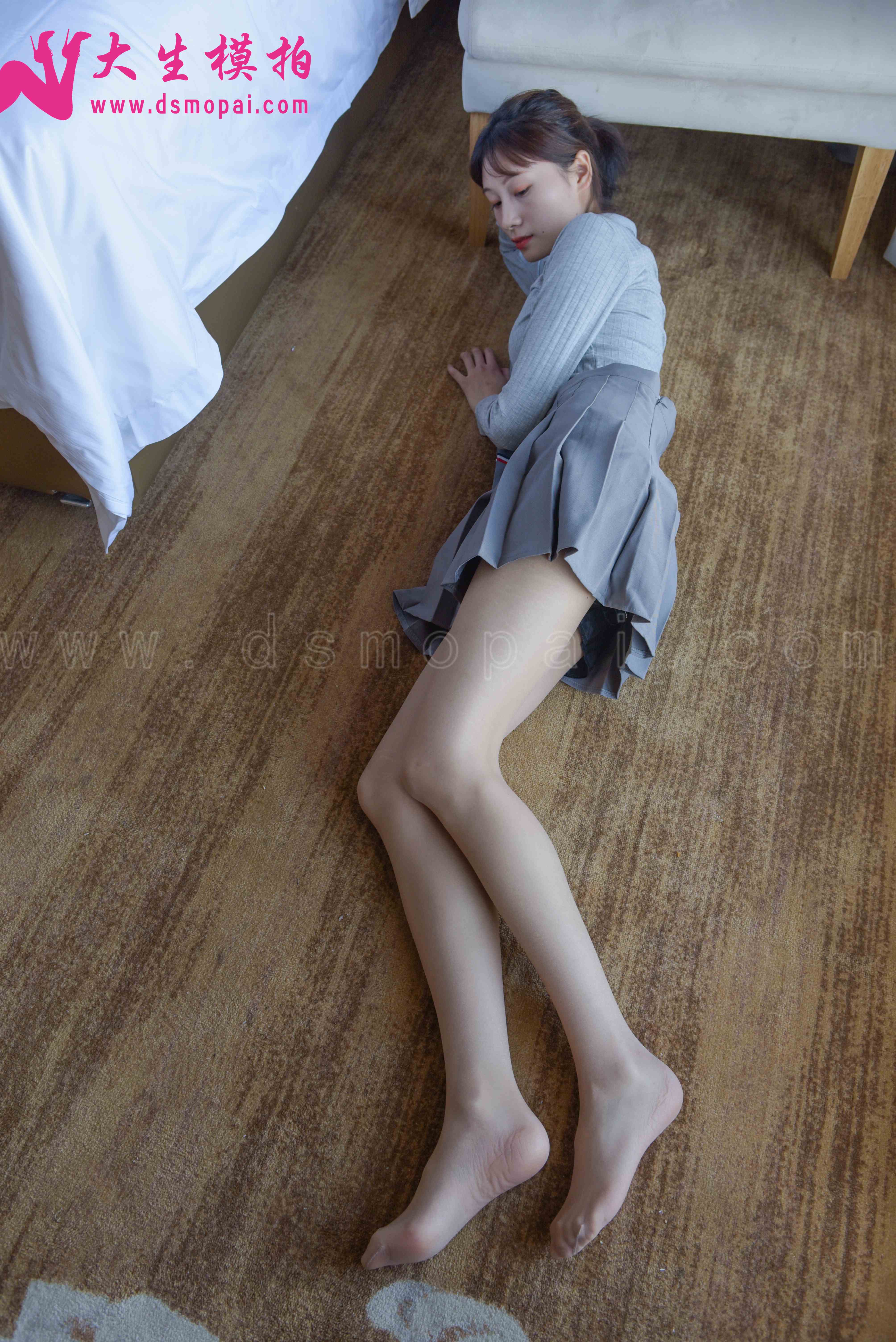 China Beauty Legs and feet 907