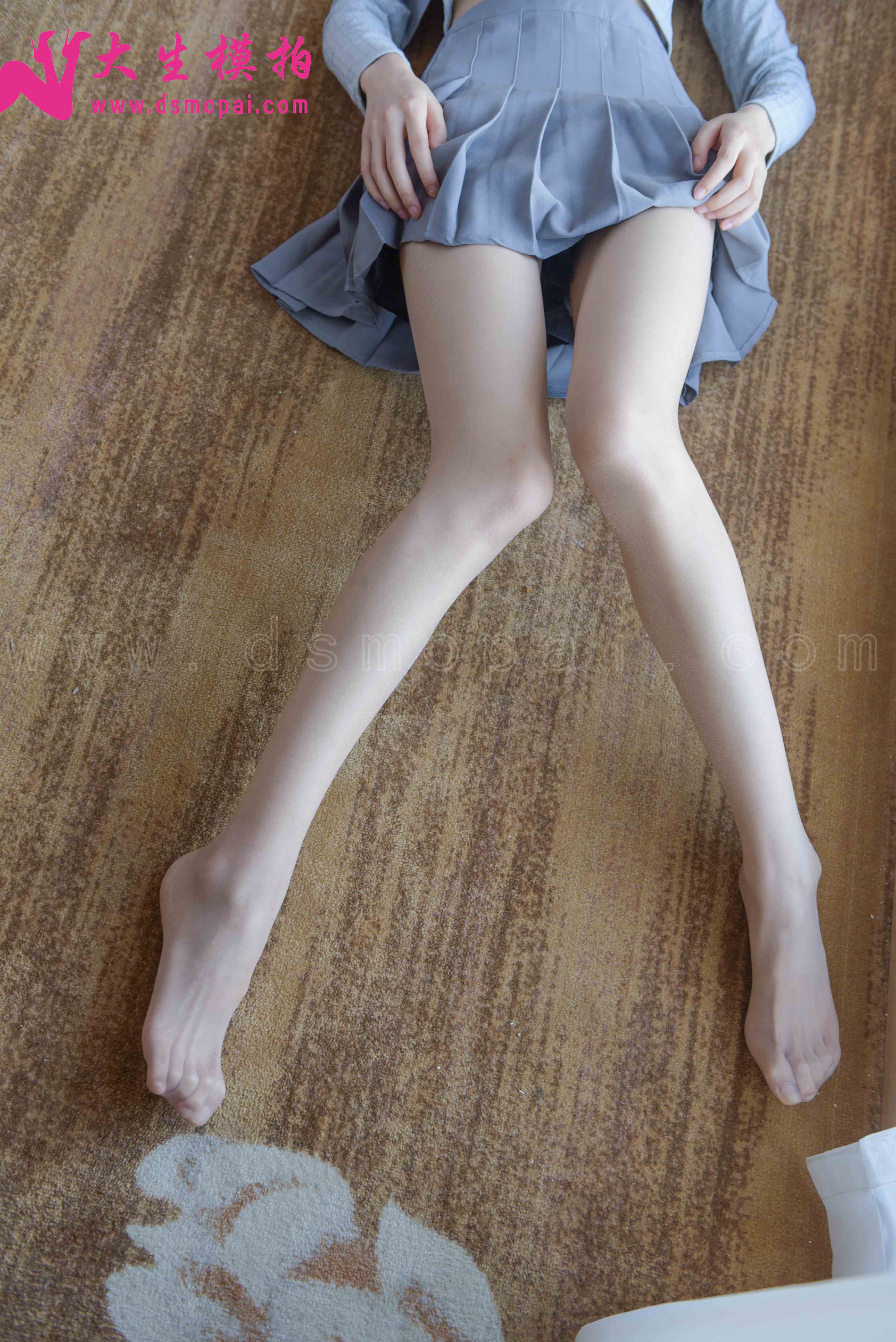China Beauty Legs and feet 907