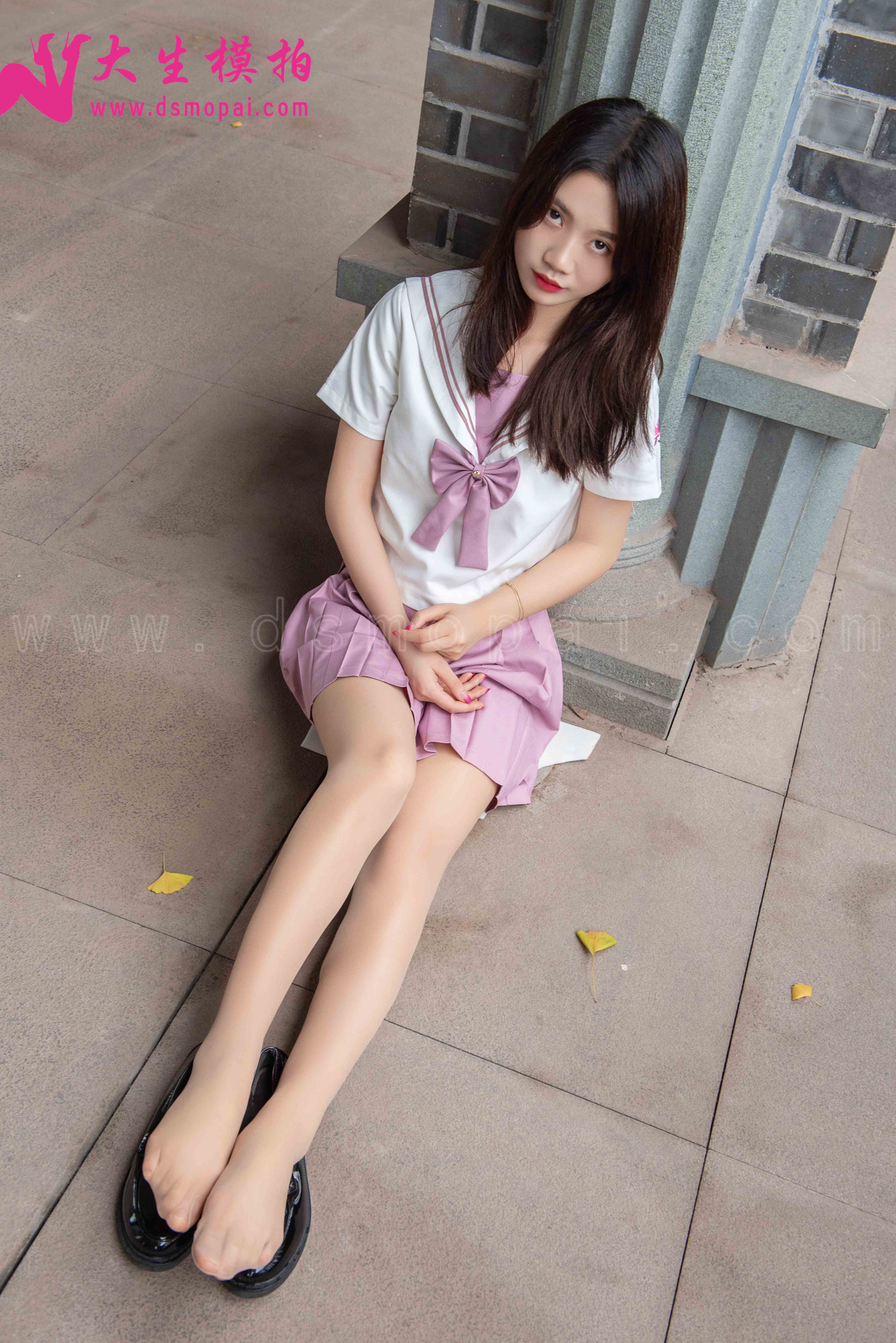 China Beauty Legs and feet 908