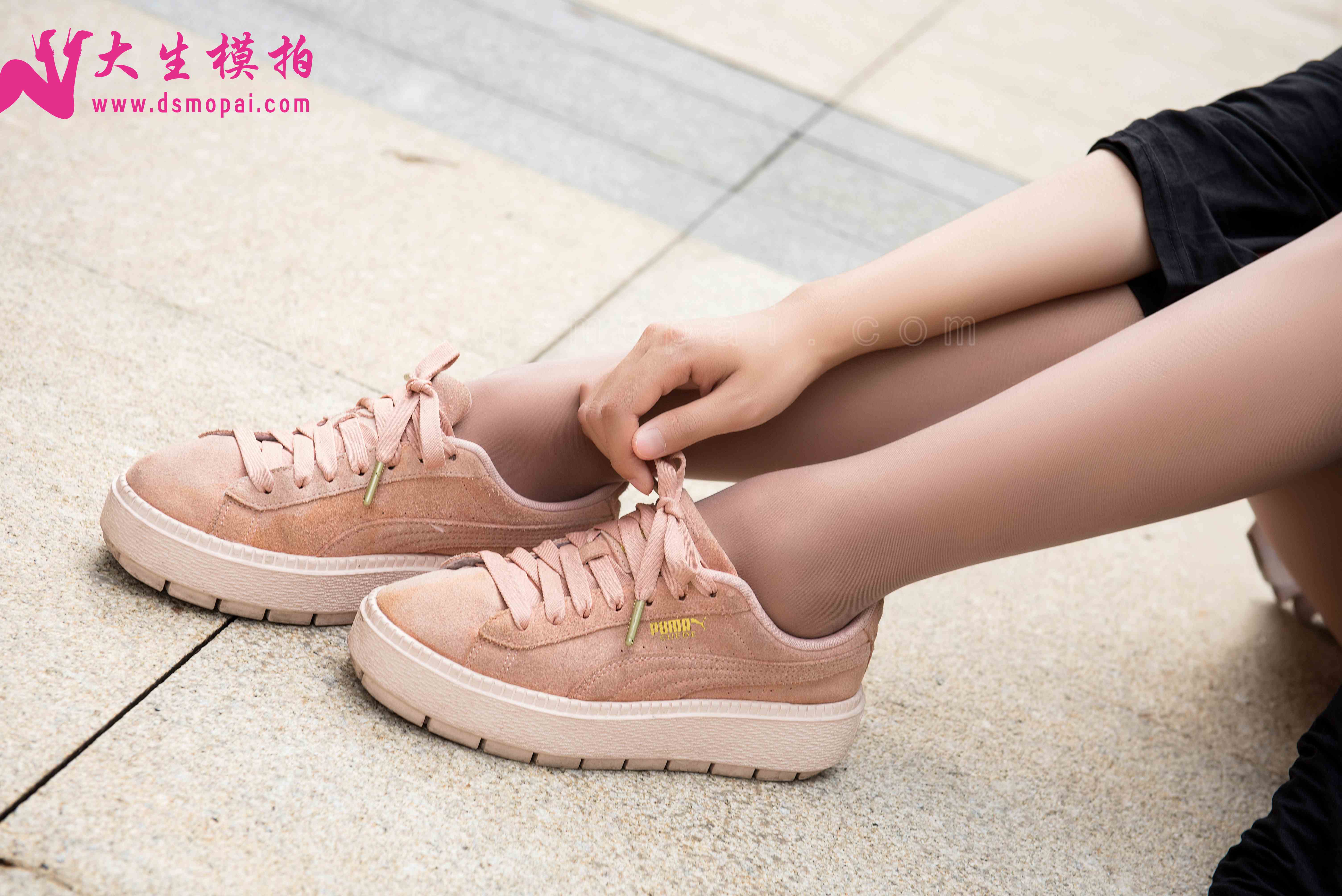 China Beauty Legs and feet 910