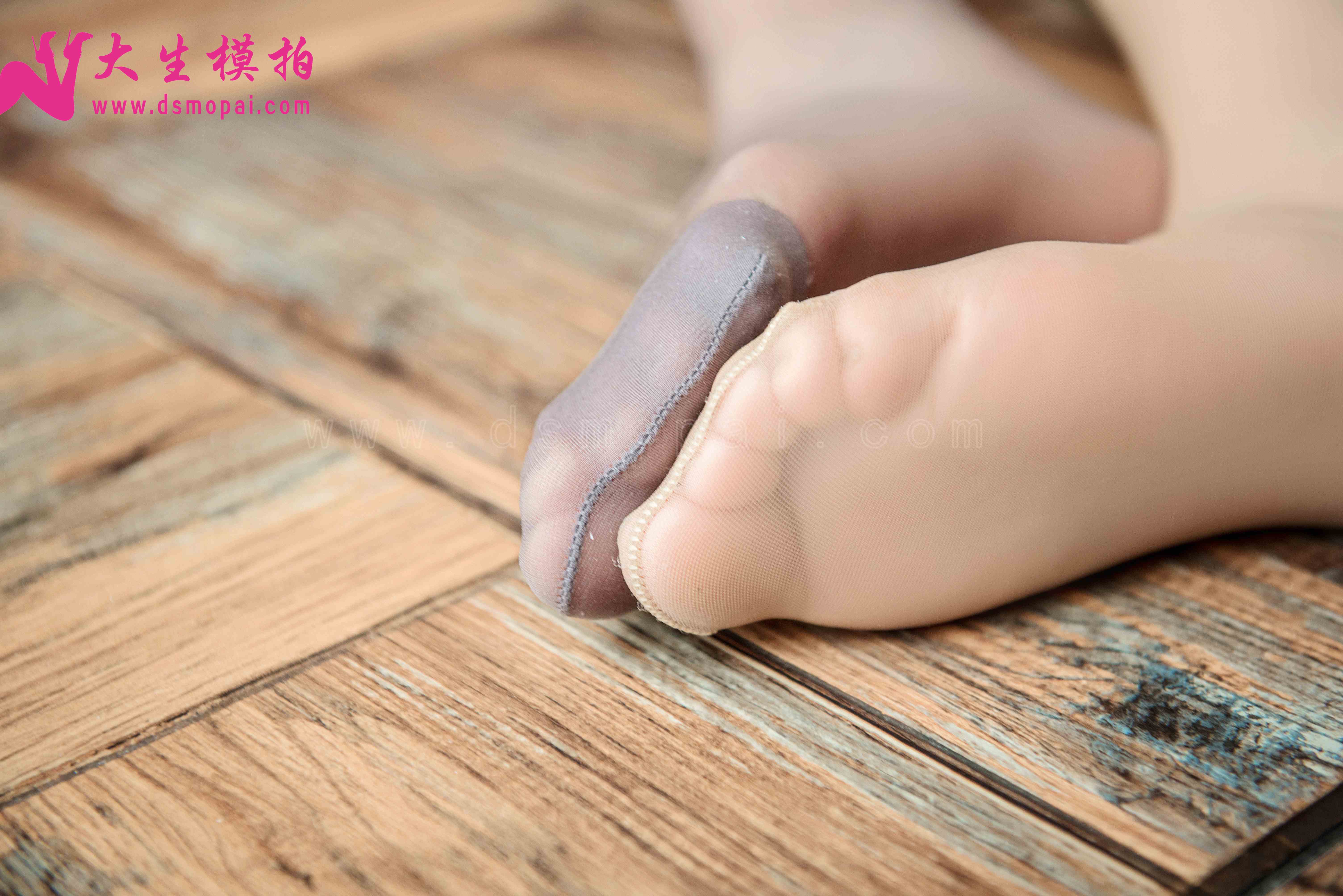 China Beauty Legs and feet 914