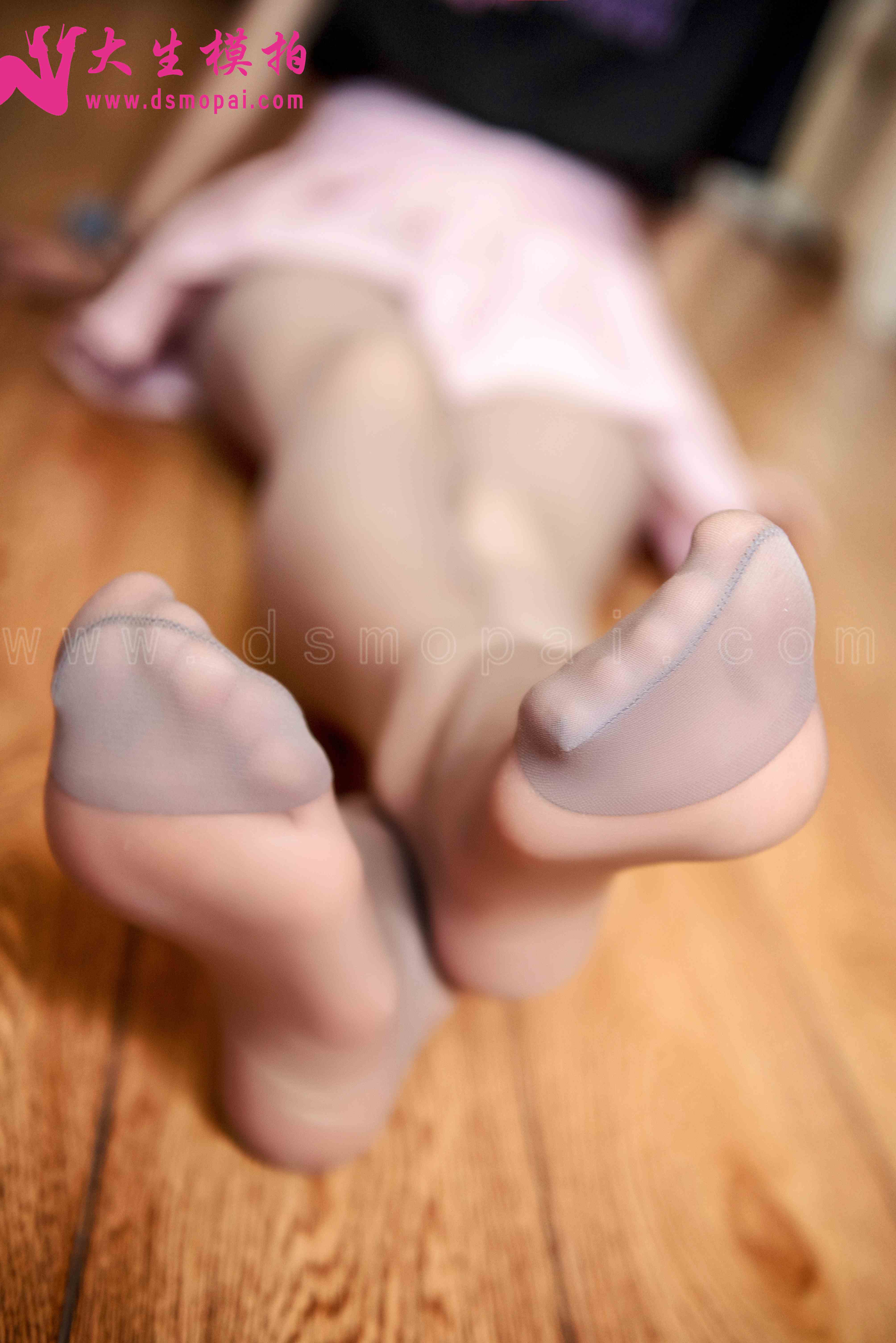 China Beauty Legs and feet 918