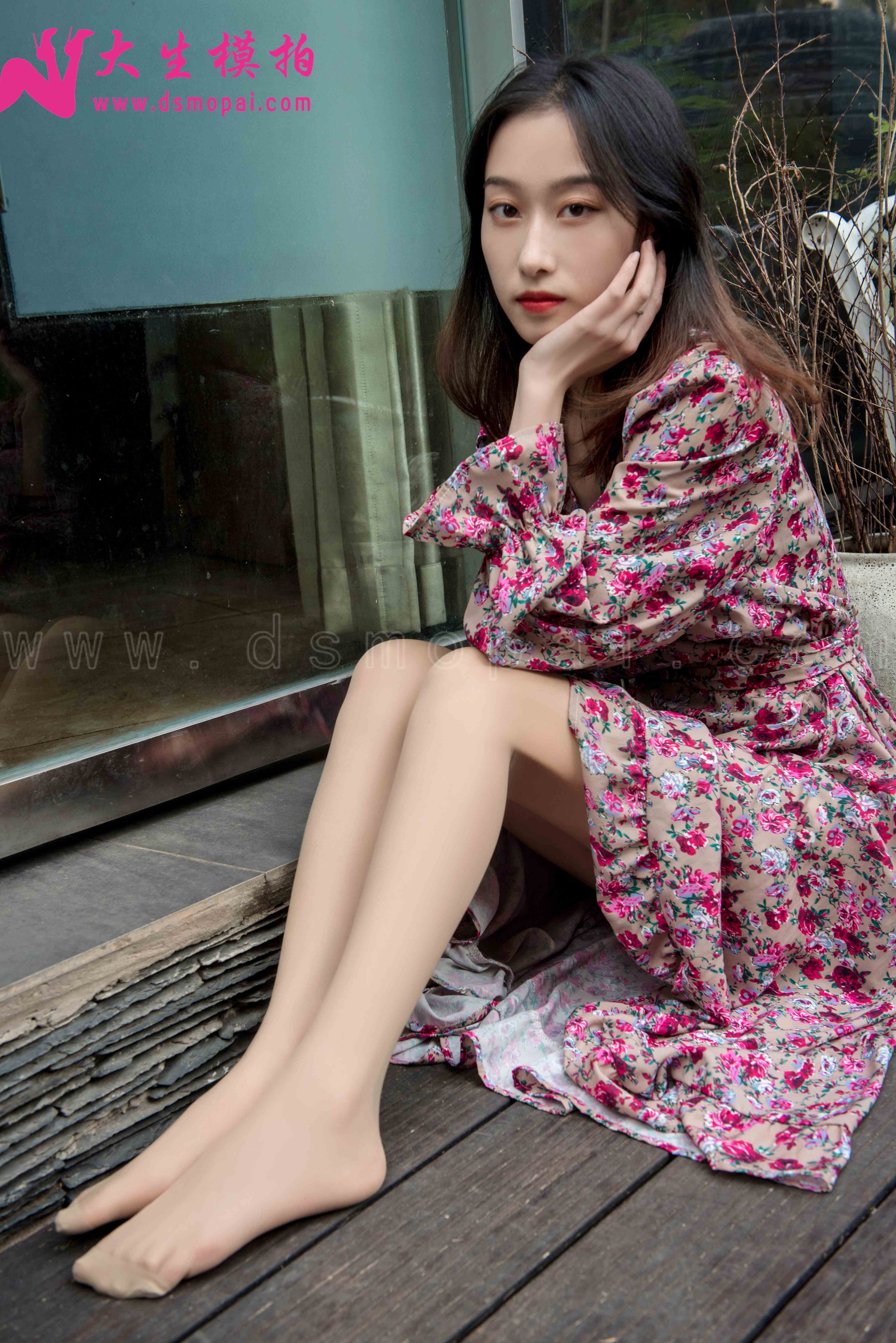 China Beauty Legs and feet 925