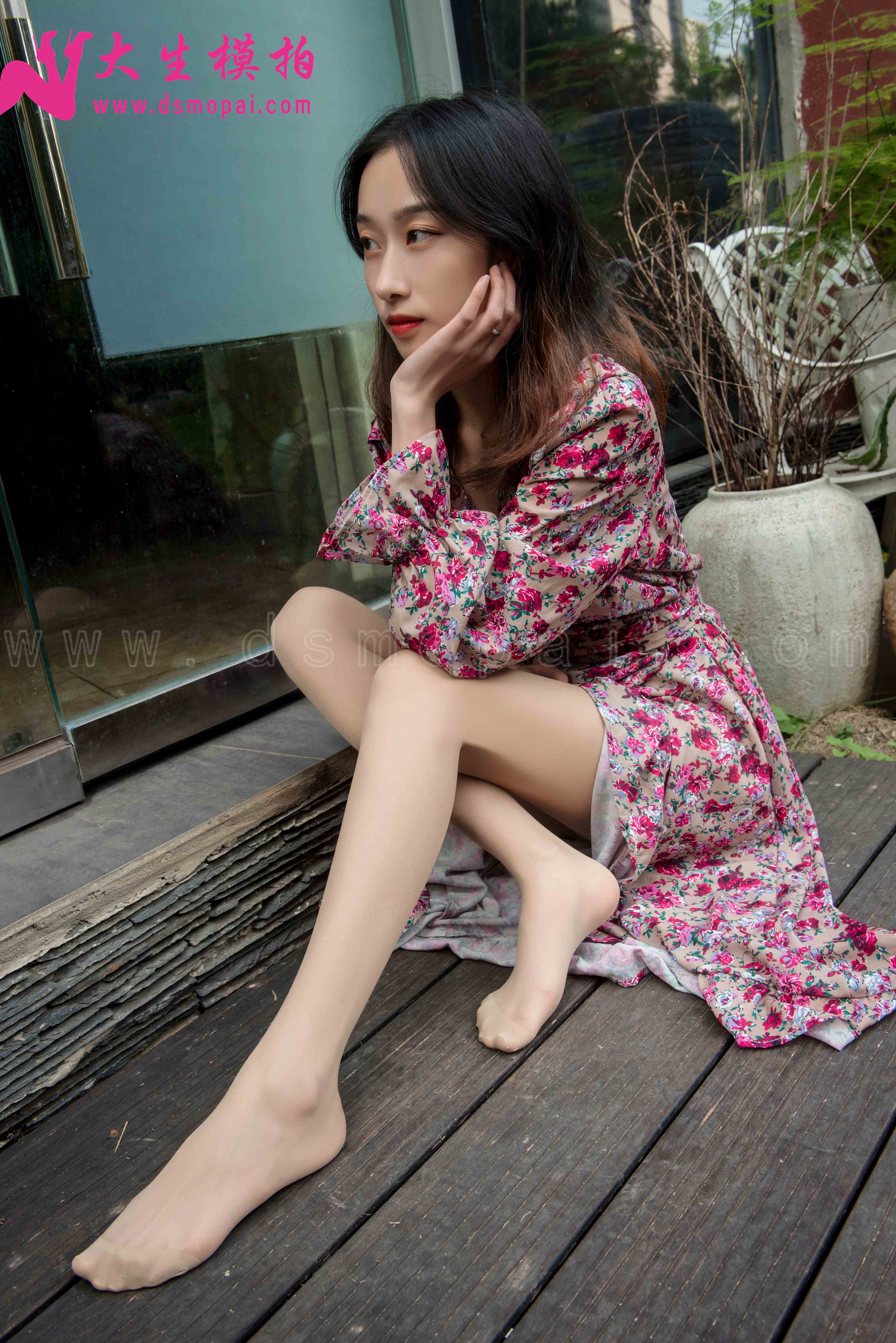 China Beauty Legs and feet 925