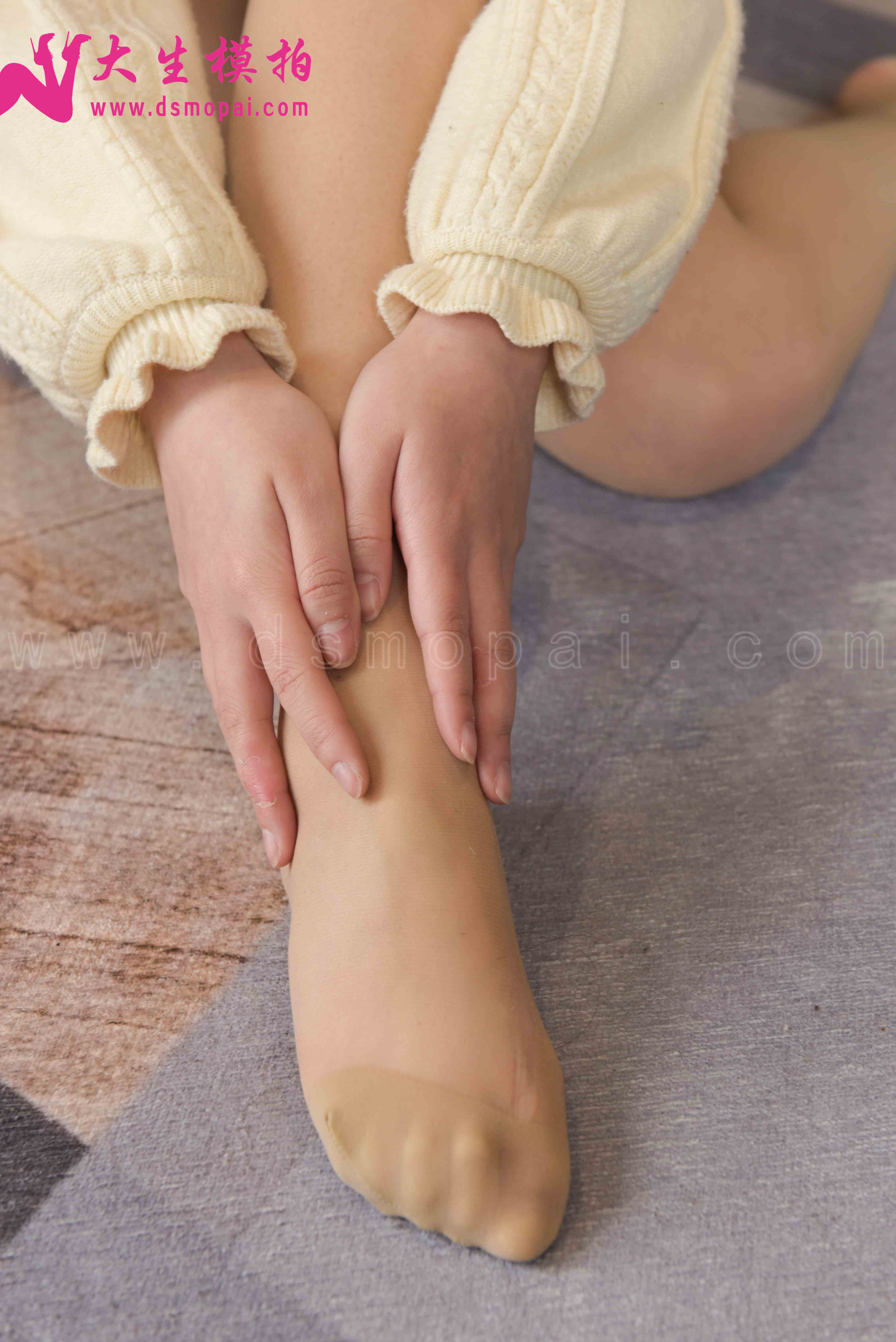 China Beauty Legs and feet 926