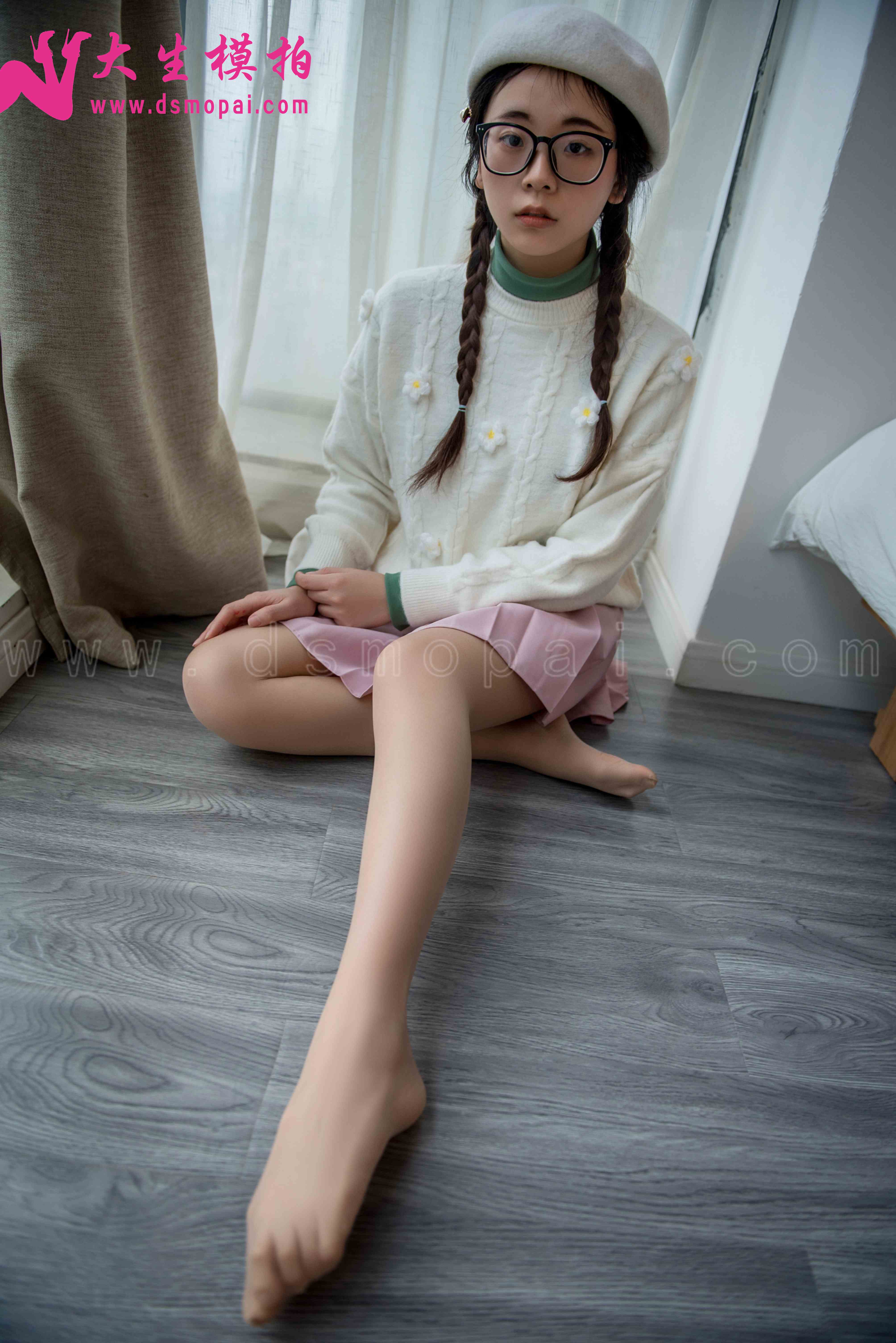 China Beauty Legs and feet 928