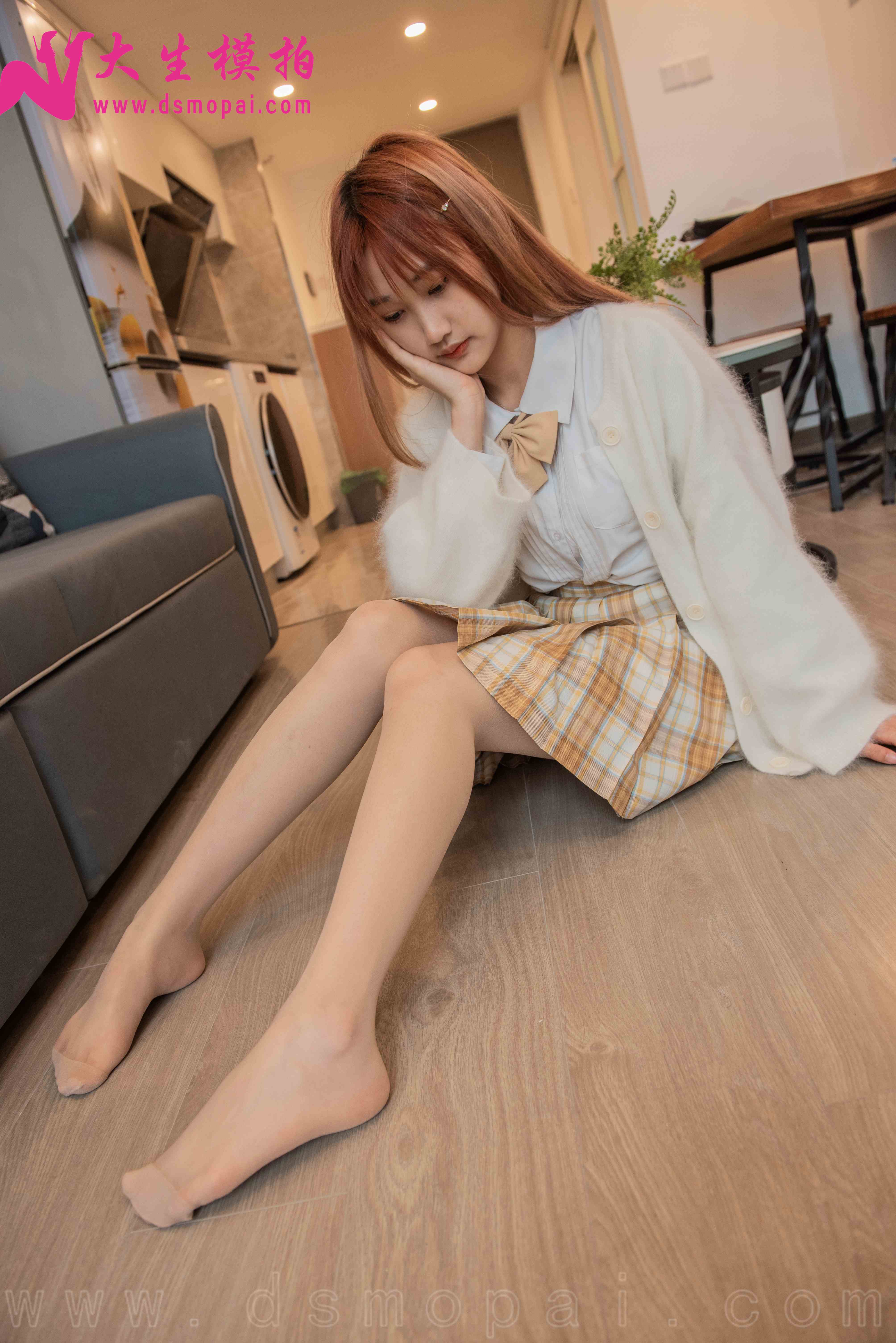 China Beauty Legs and feet 933