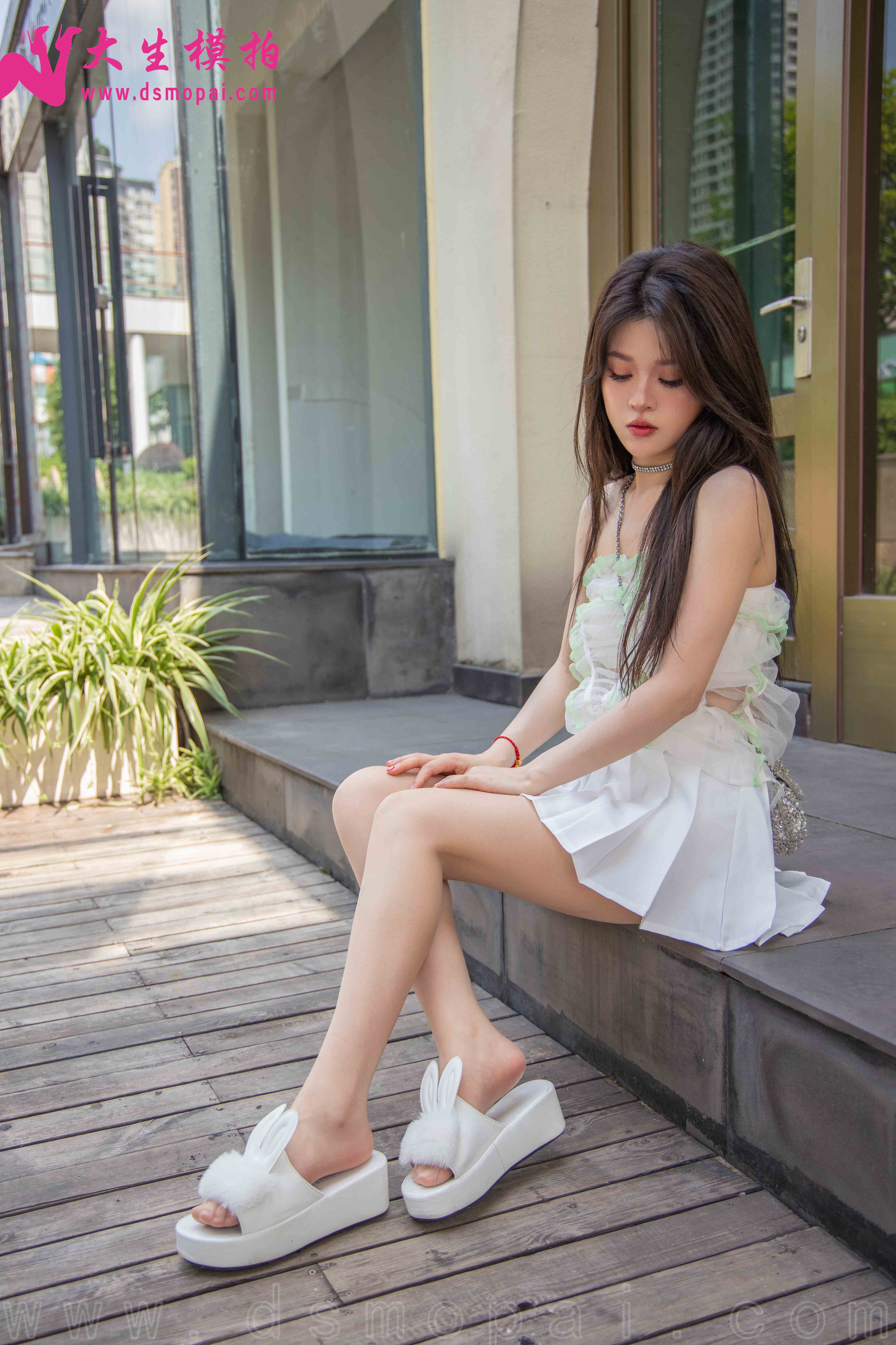 China Beauty Legs and feet 935