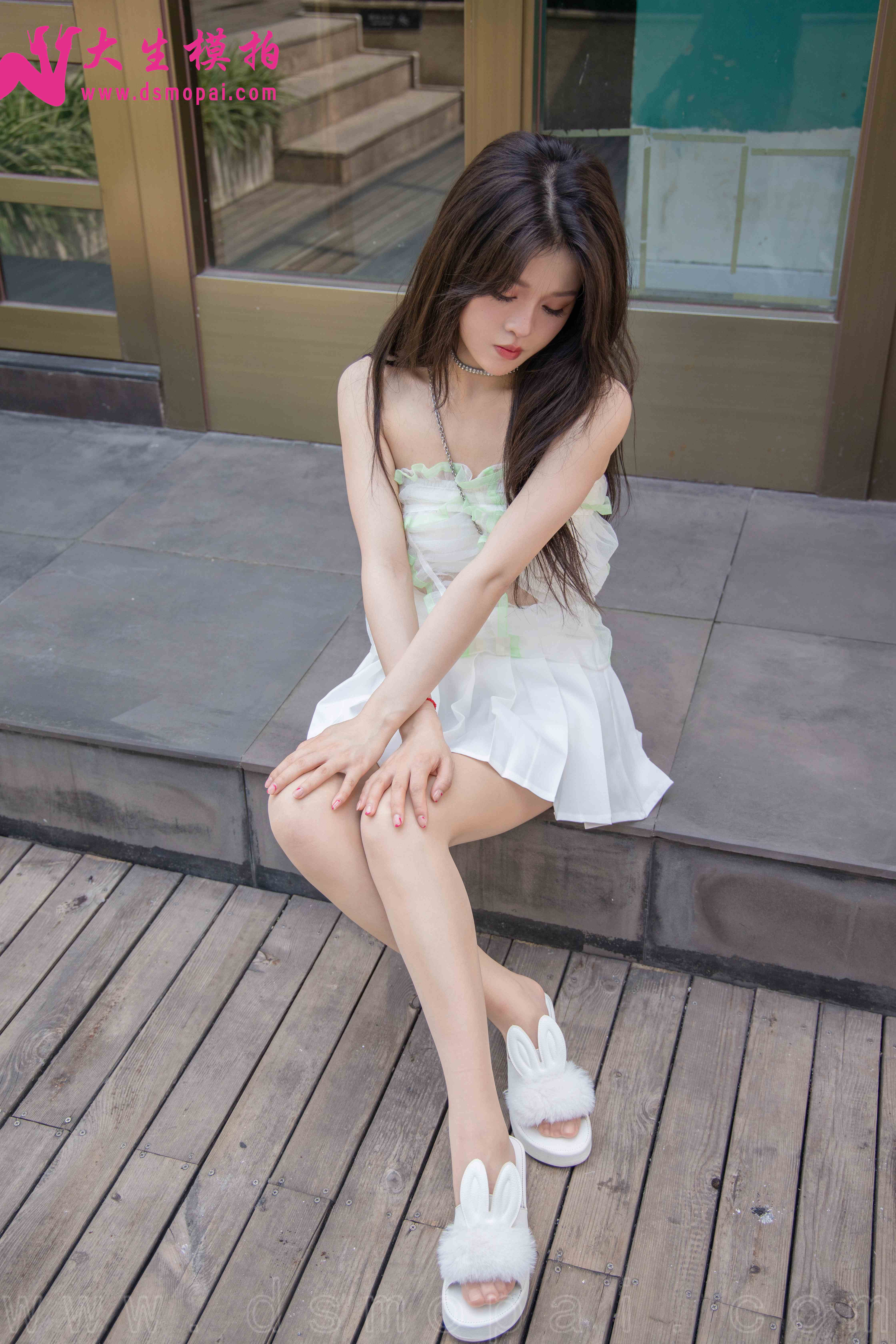 China Beauty Legs and feet 935
