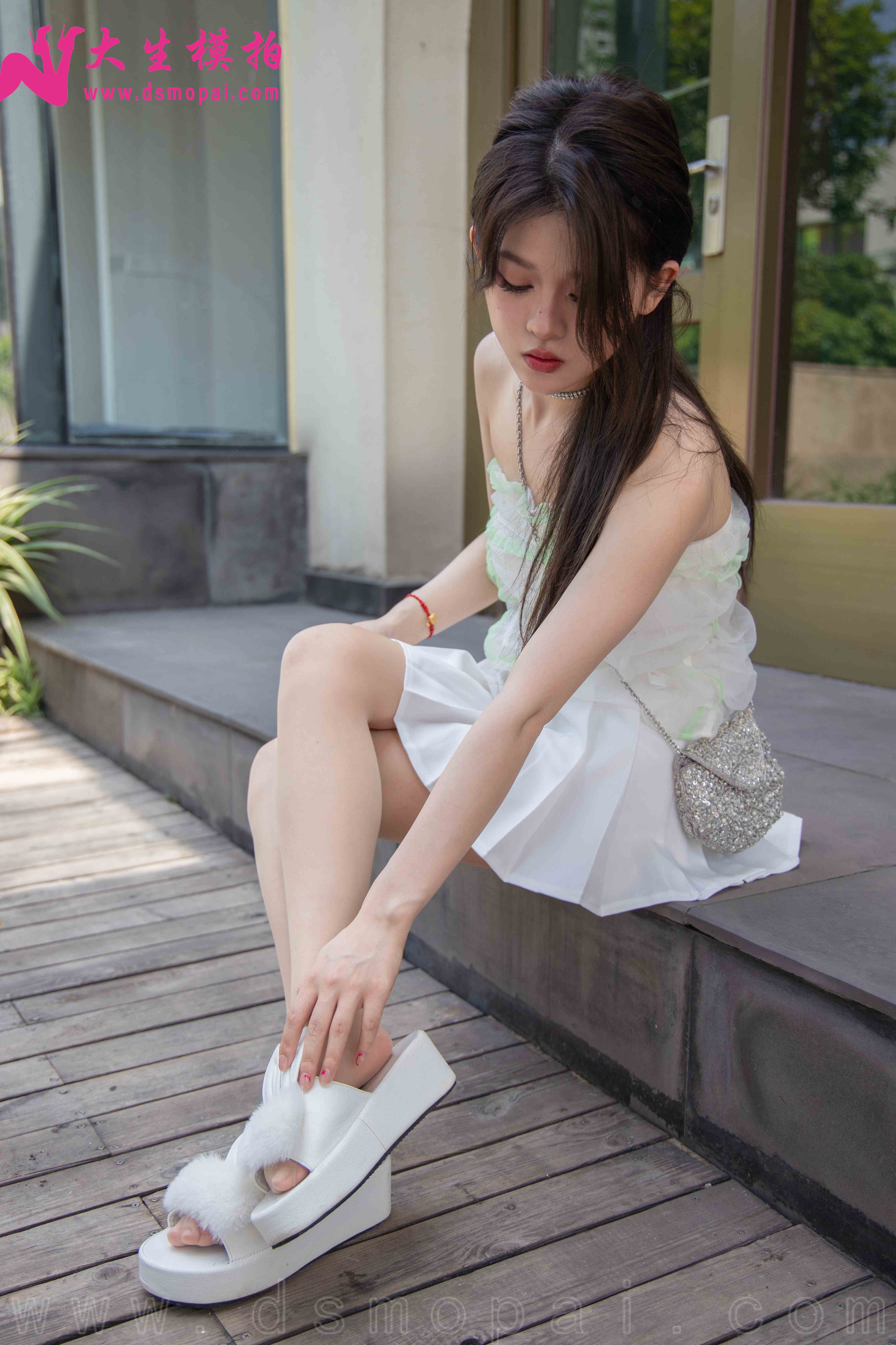 China Beauty Legs and feet 935