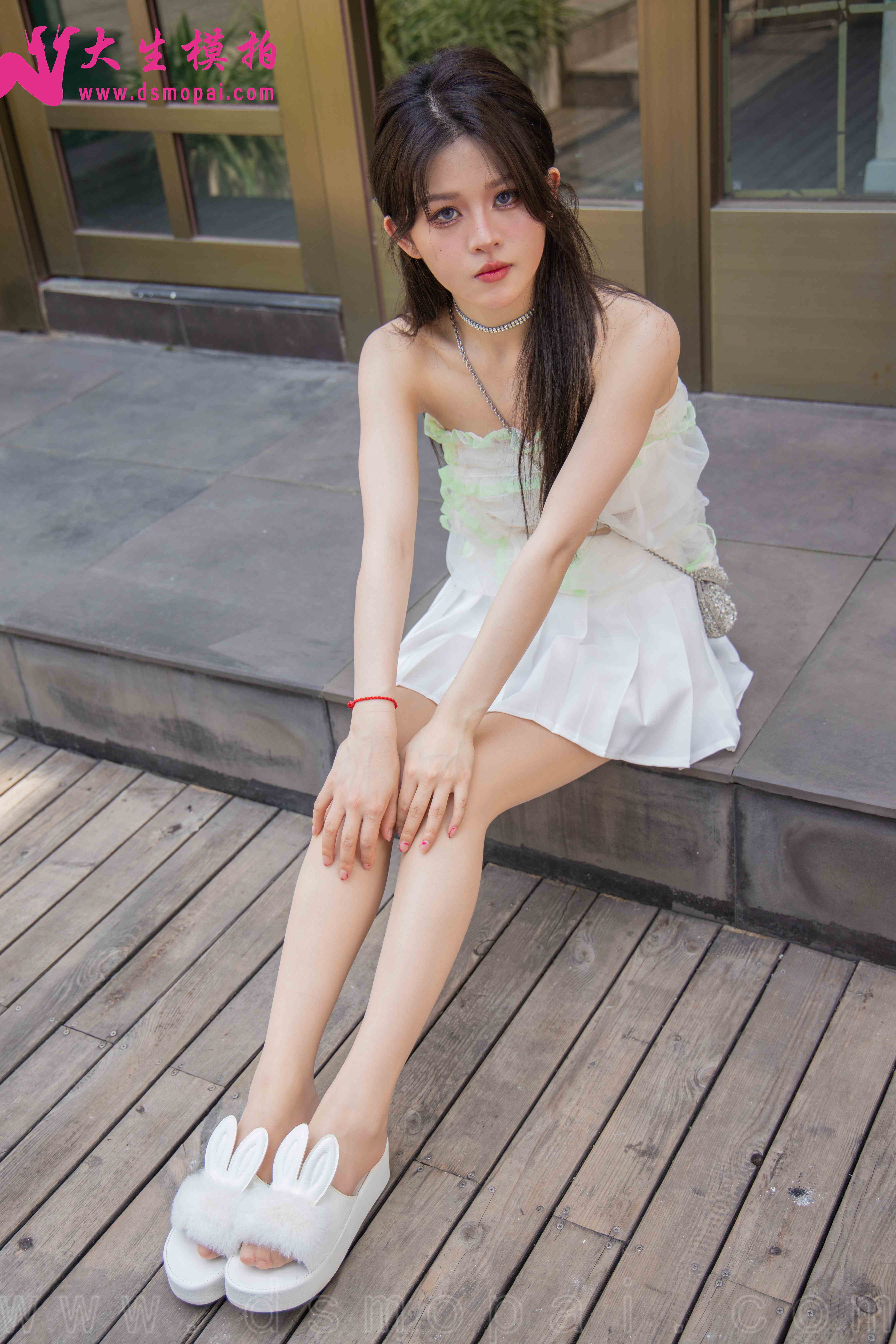China Beauty Legs and feet 935