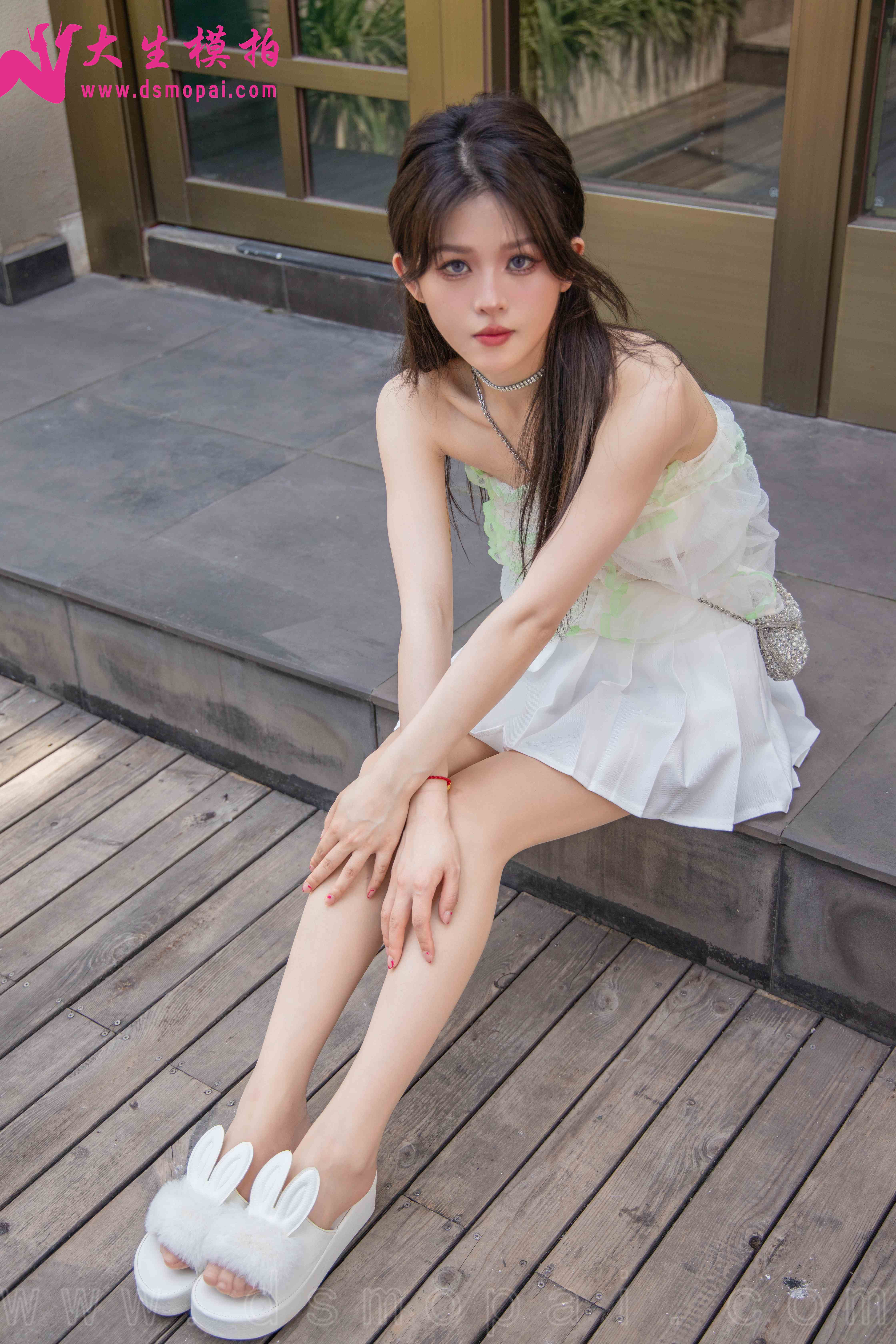 China Beauty Legs and feet 935