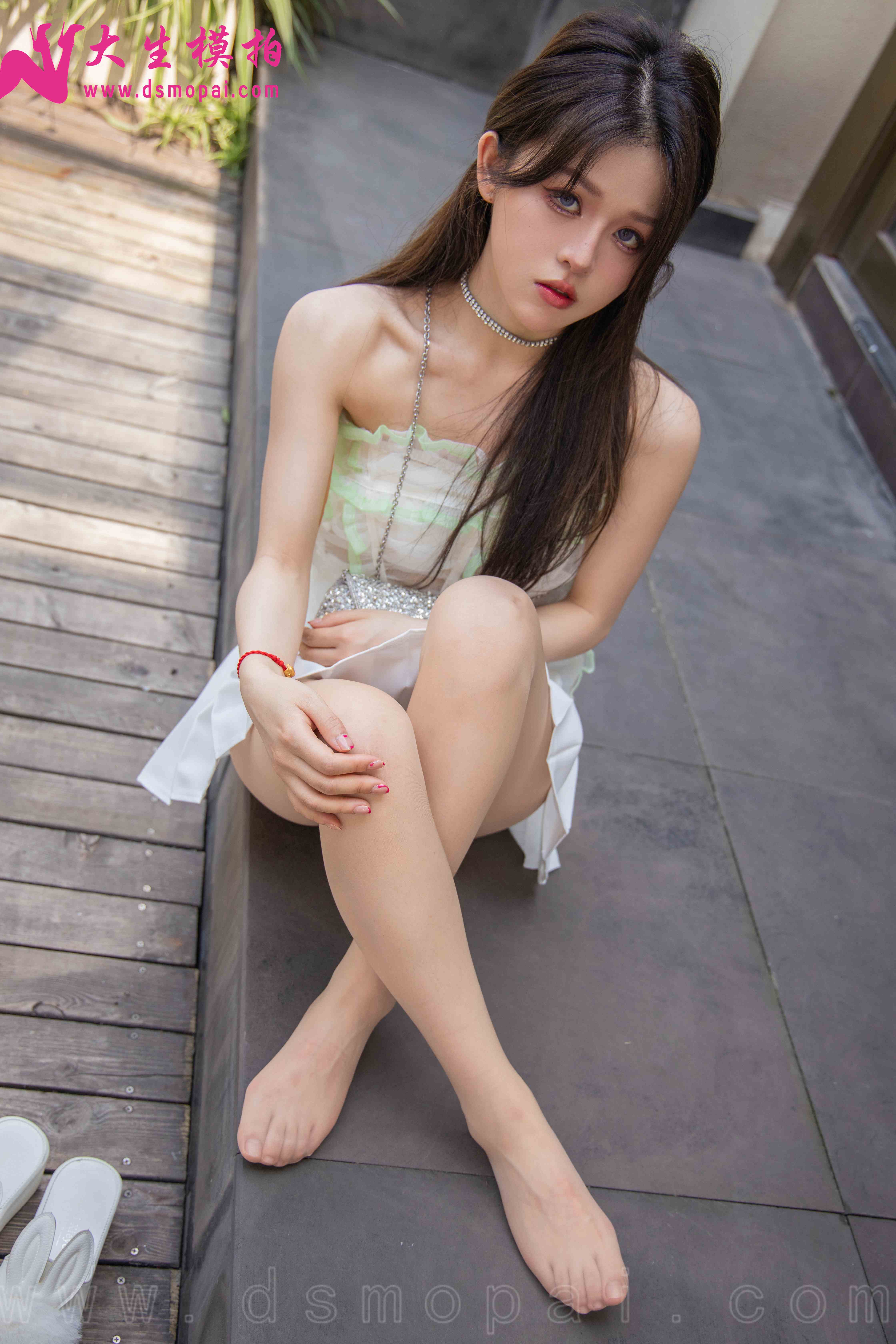 China Beauty Legs and feet 935