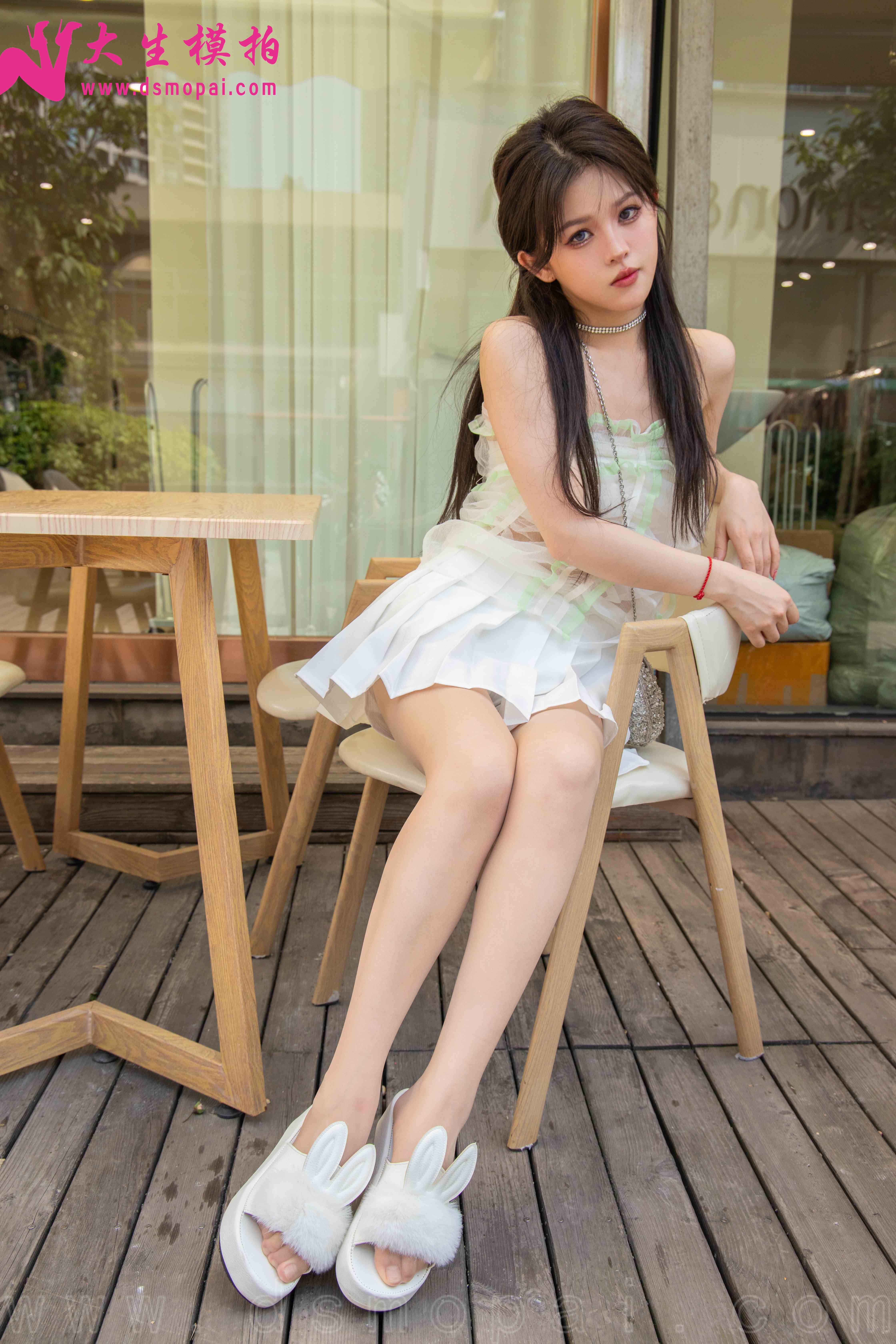 China Beauty Legs and feet 935