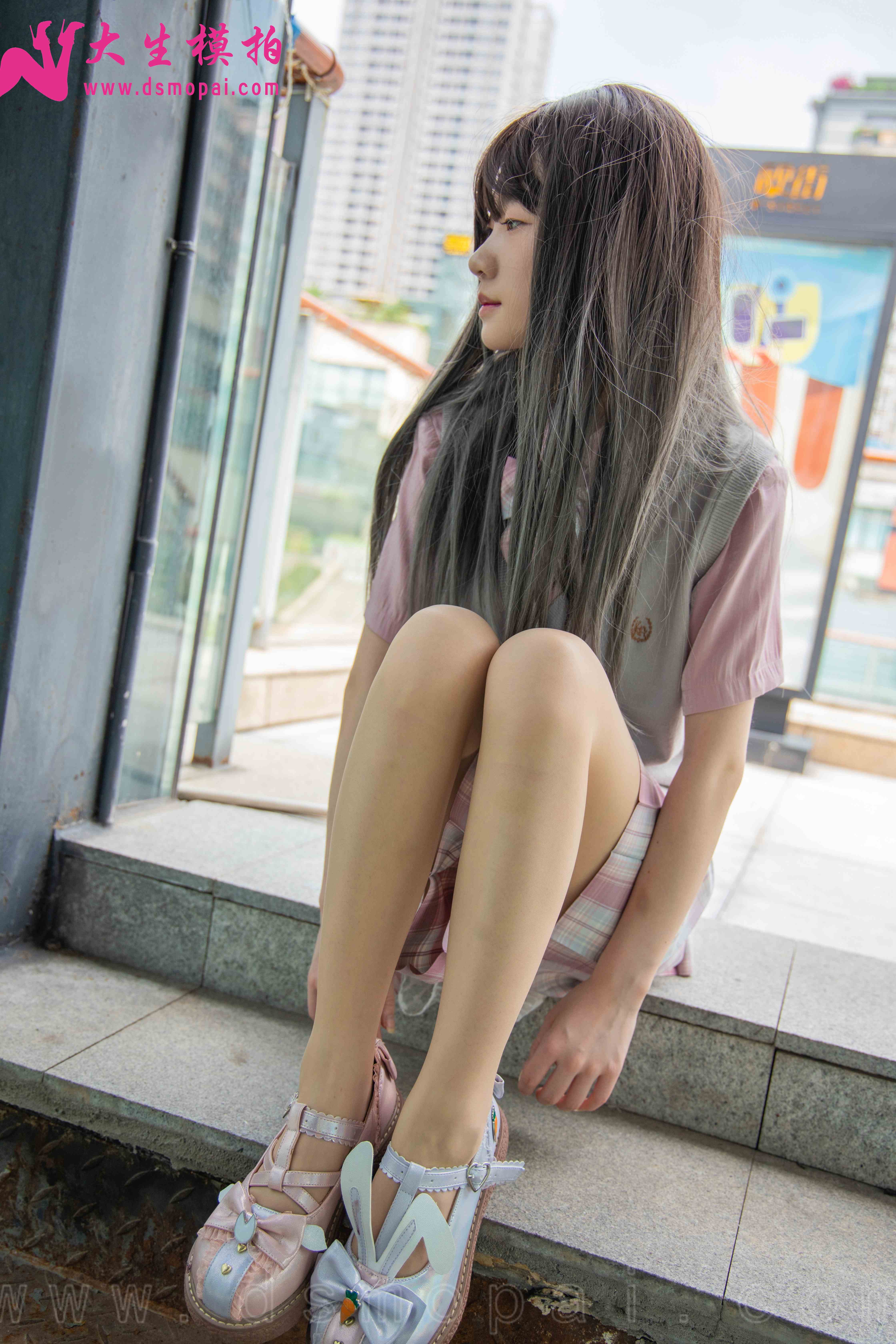 China Beauty Legs and feet 937