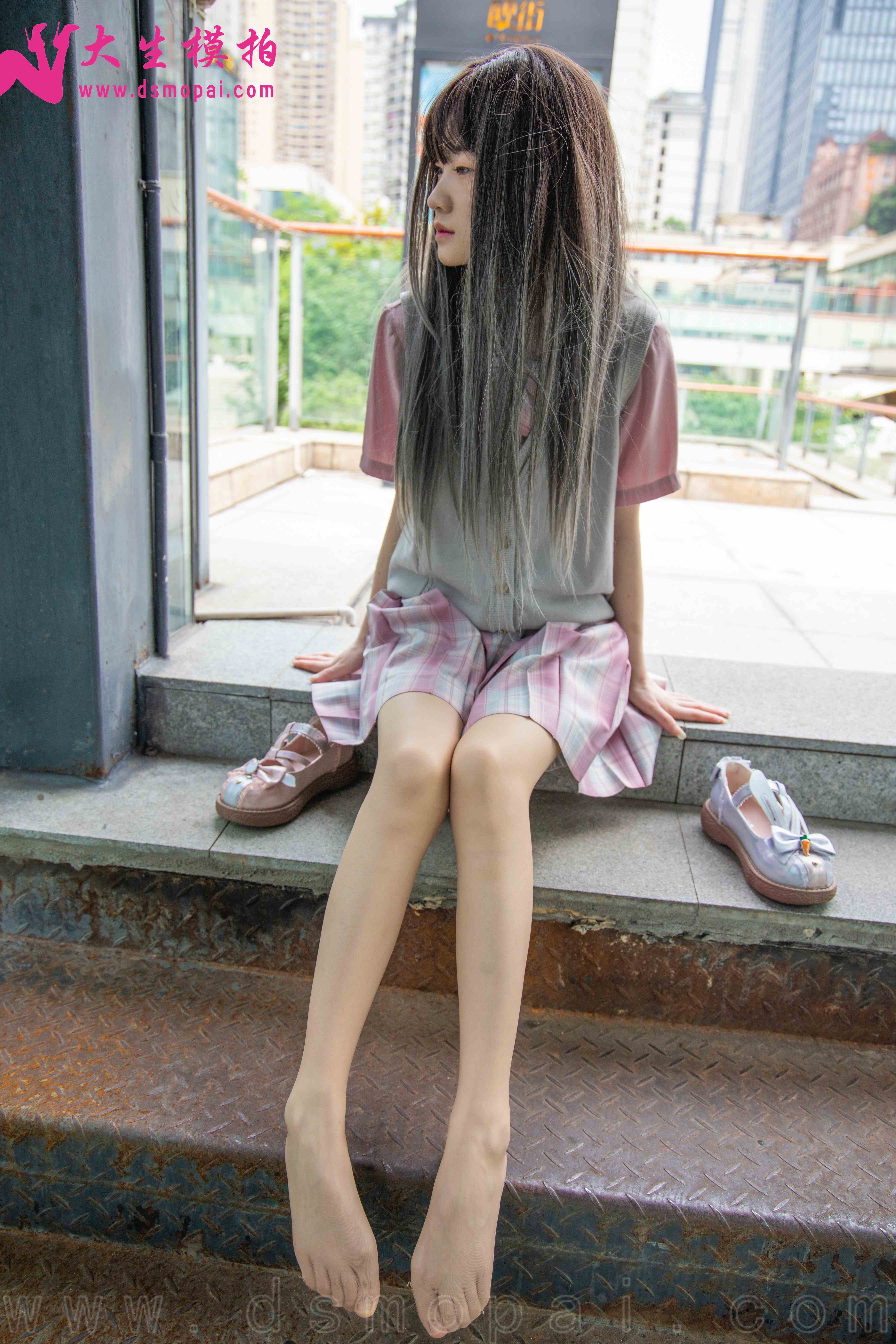 China Beauty Legs and feet 937