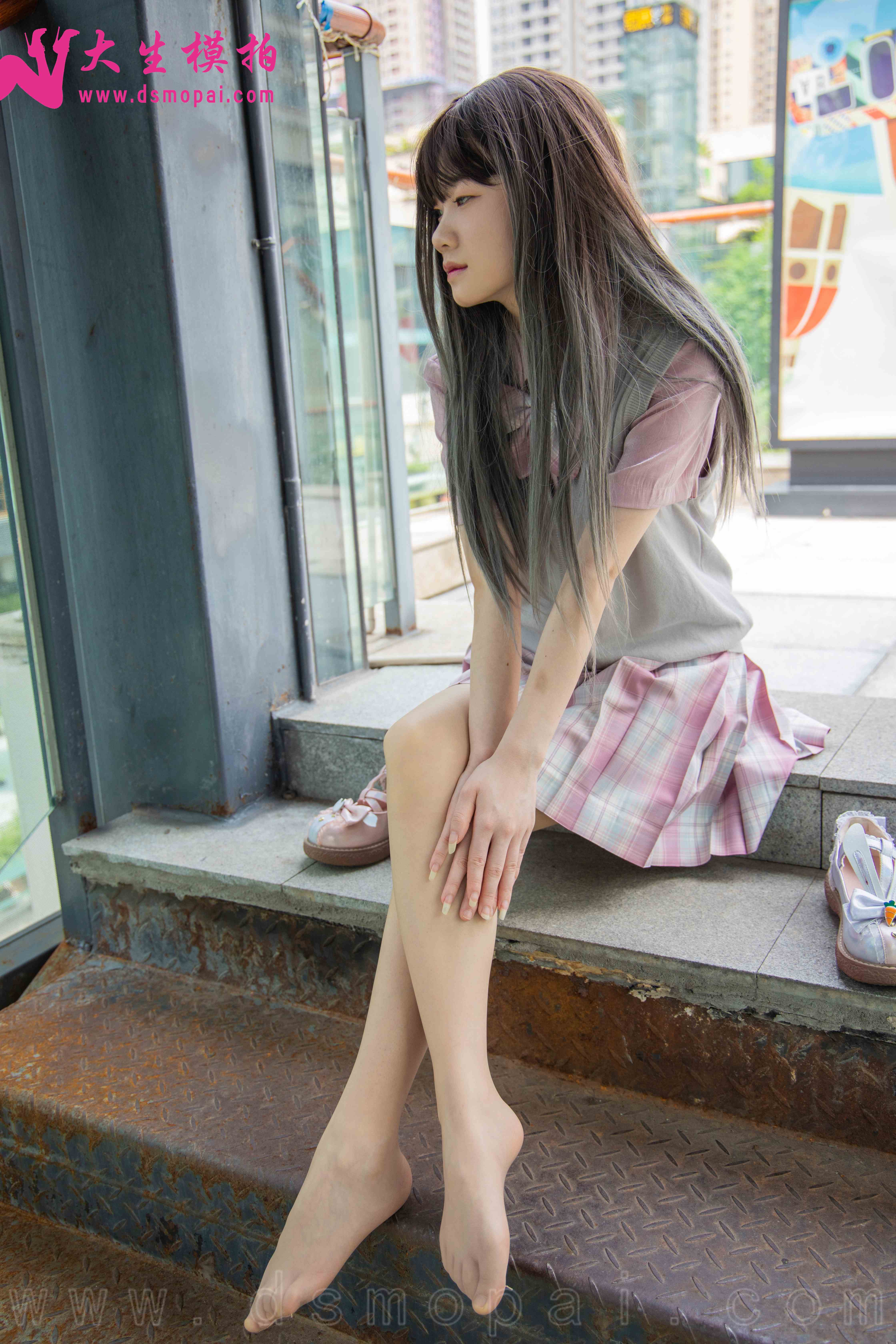 China Beauty Legs and feet 937