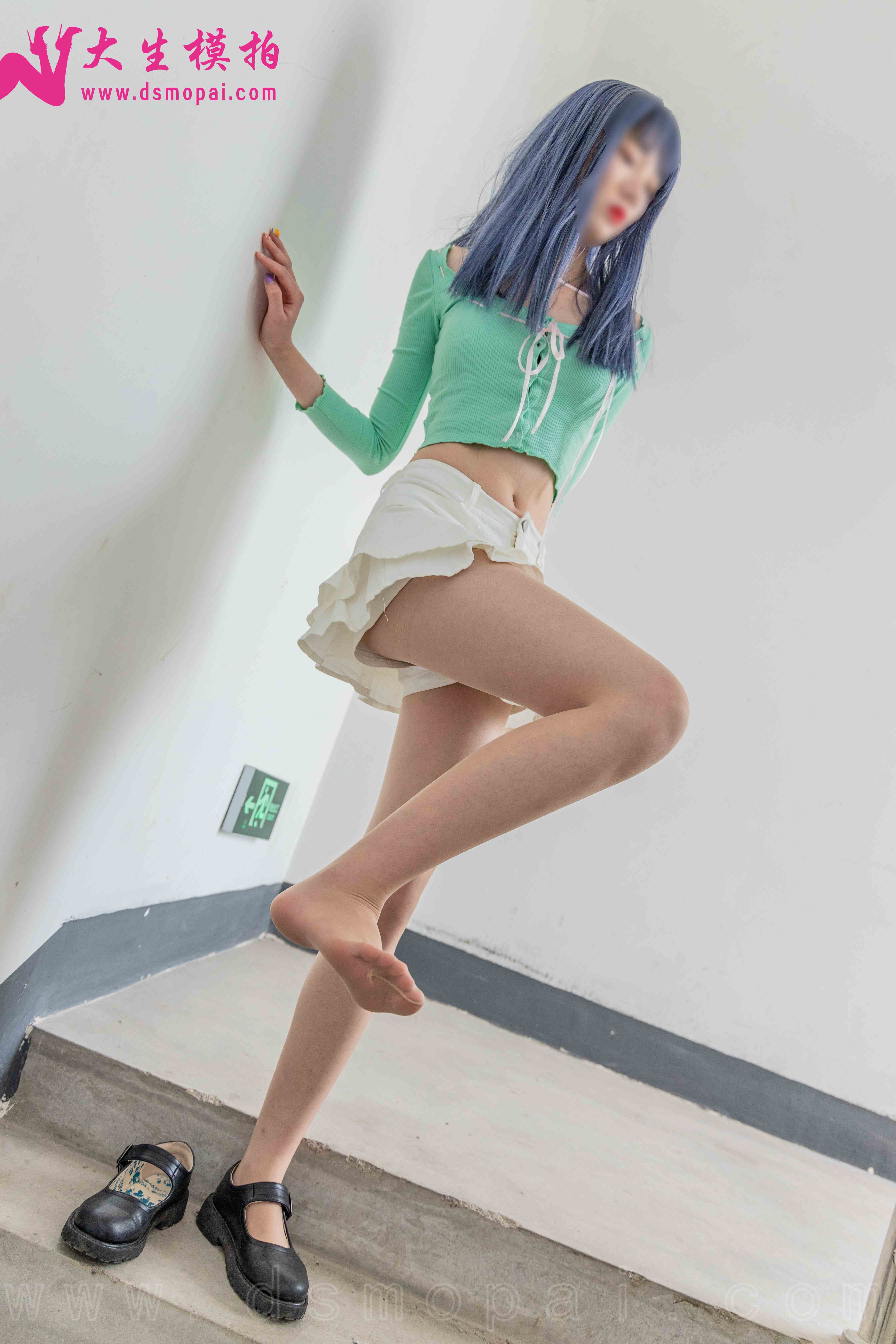 China Beauty Legs and feet 941