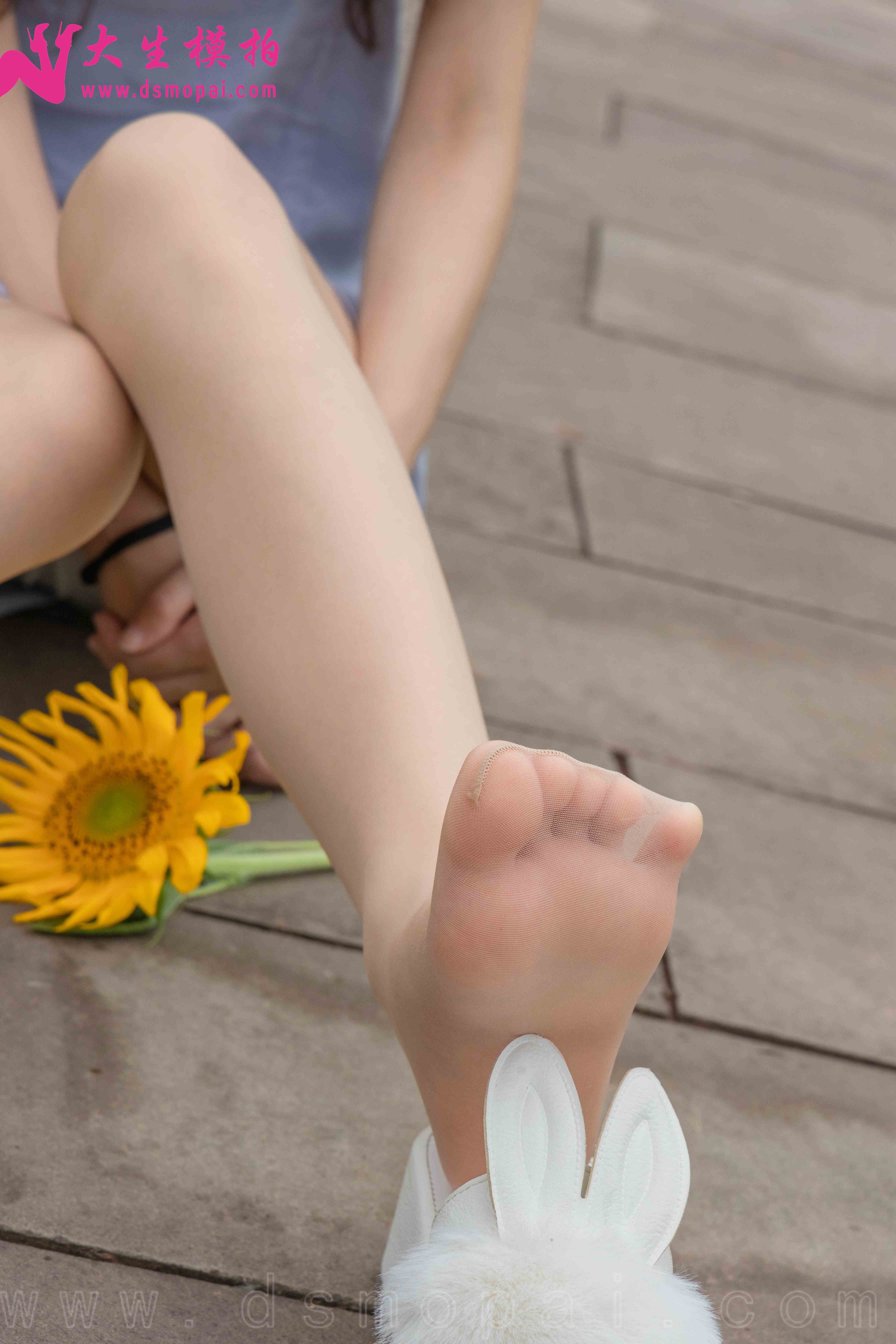 China Beauty Legs and feet 942