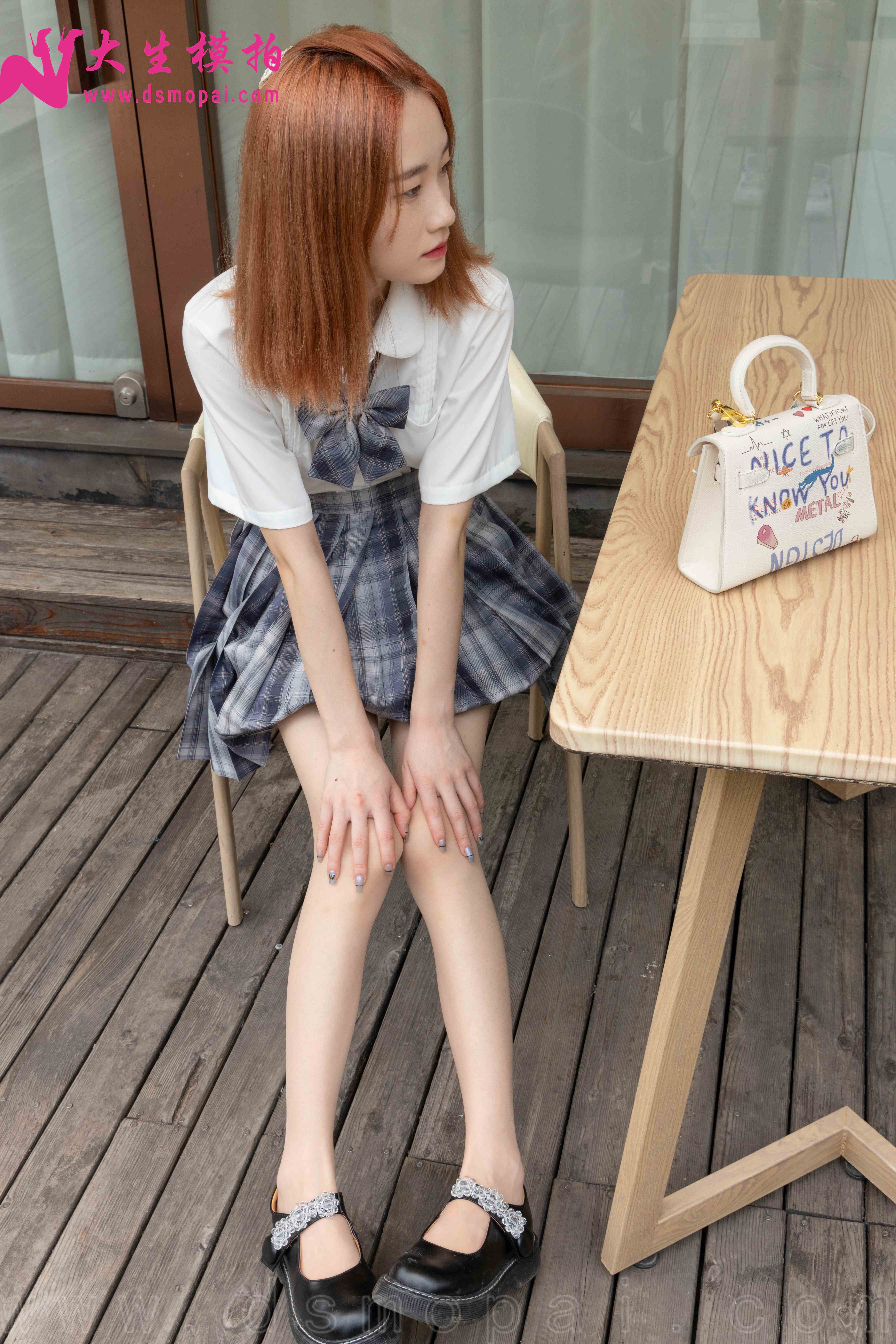 China Beauty Legs and feet 943