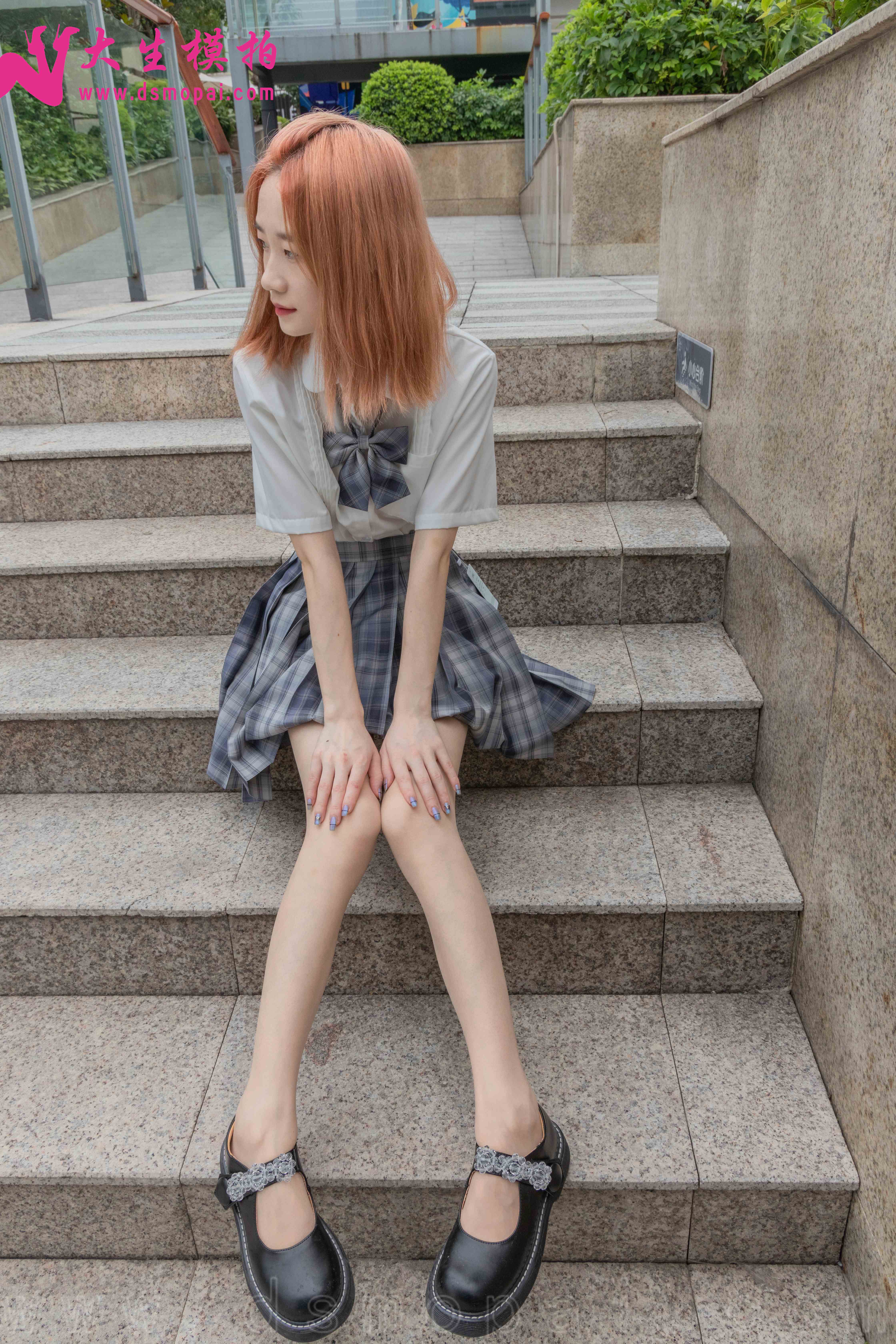 China Beauty Legs and feet 943