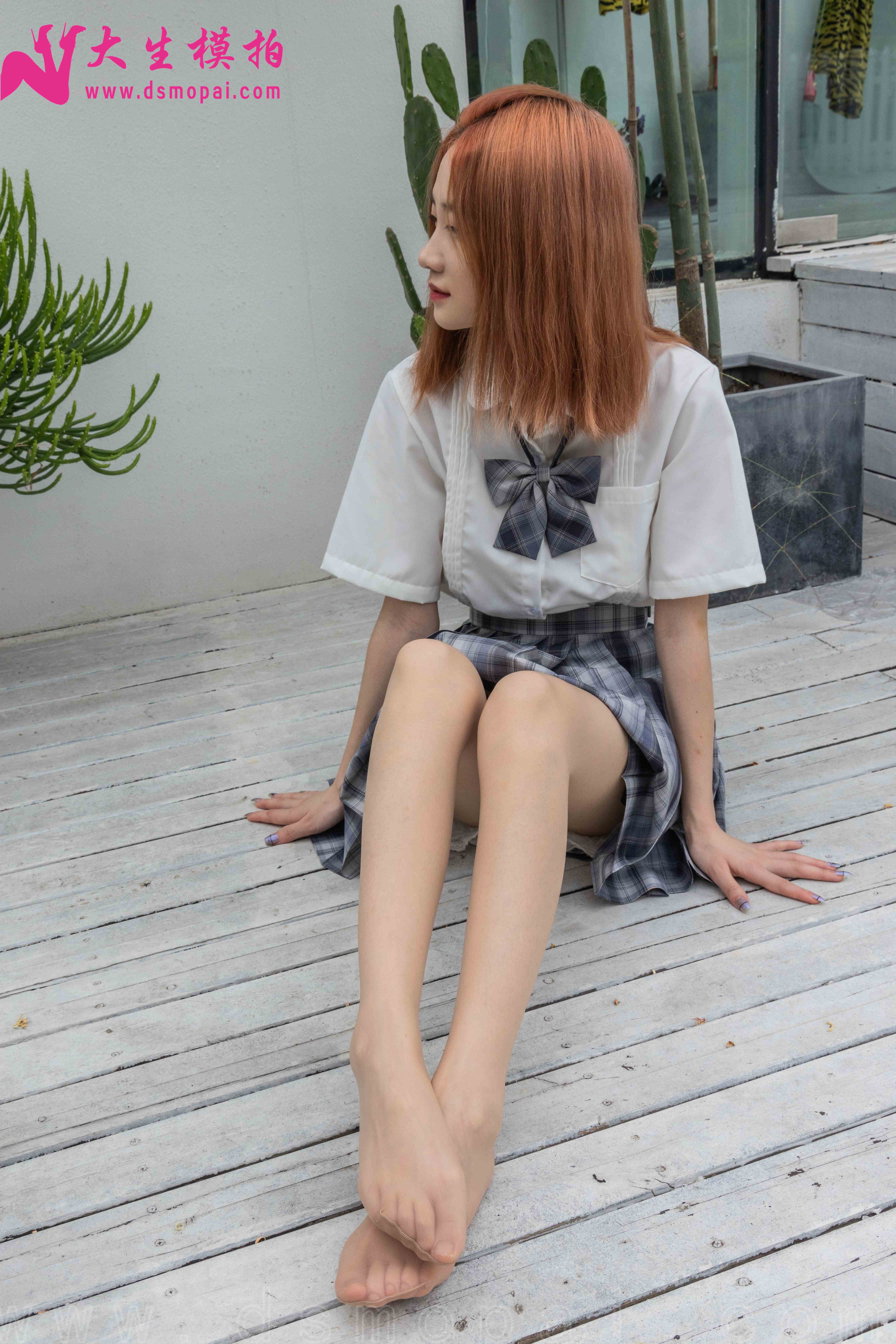 China Beauty Legs and feet 943