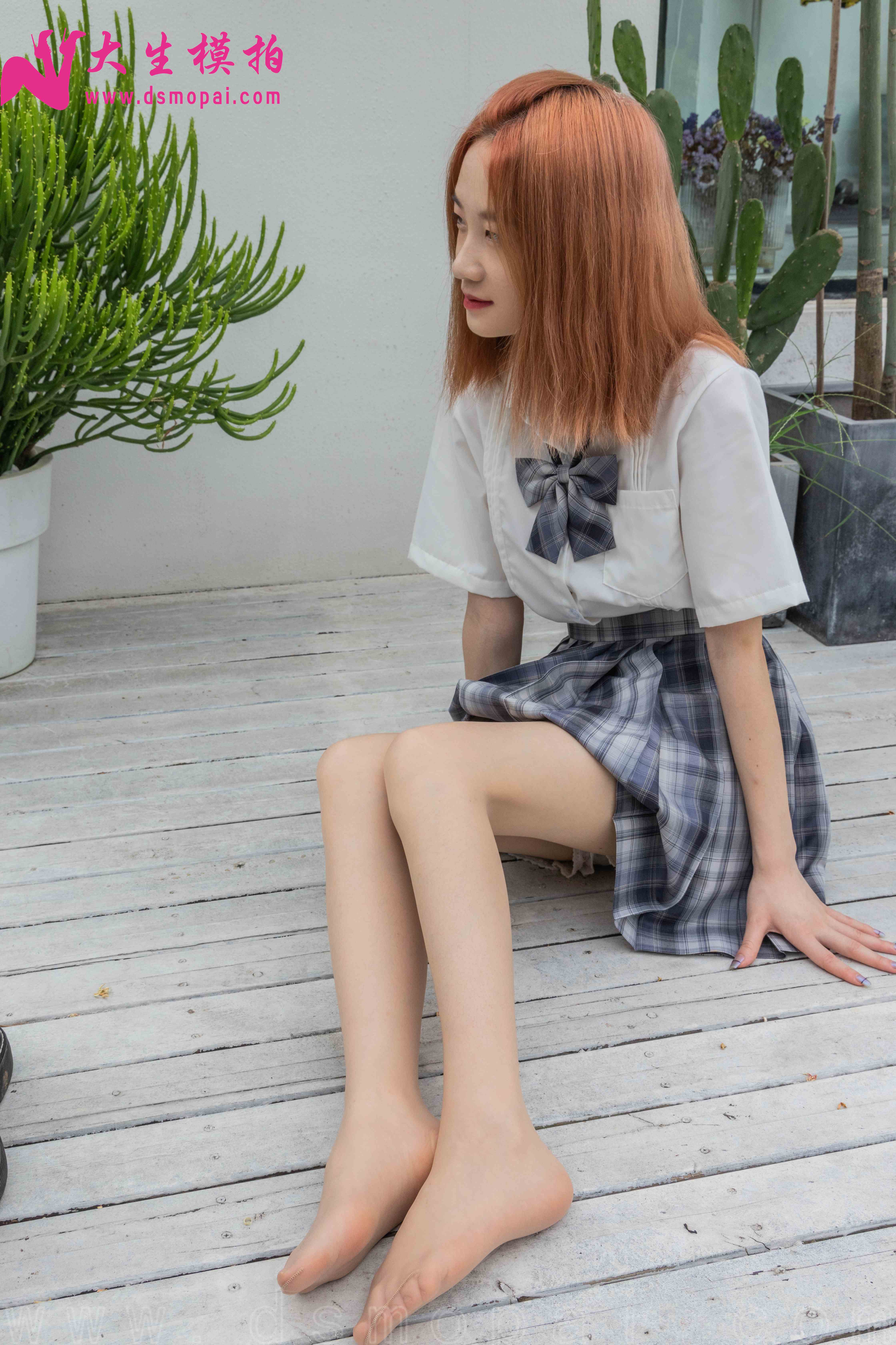 China Beauty Legs and feet 943