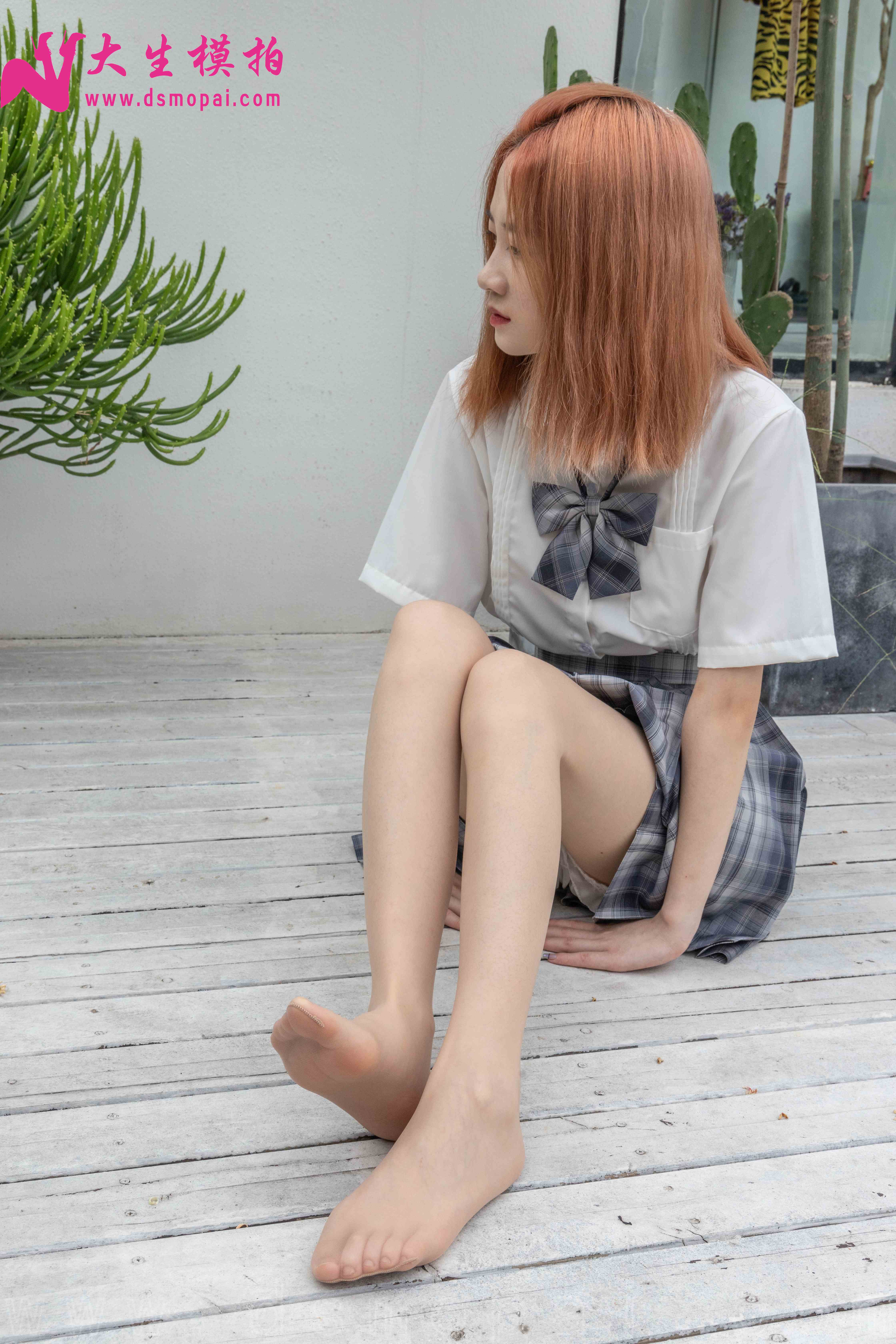 China Beauty Legs and feet 943