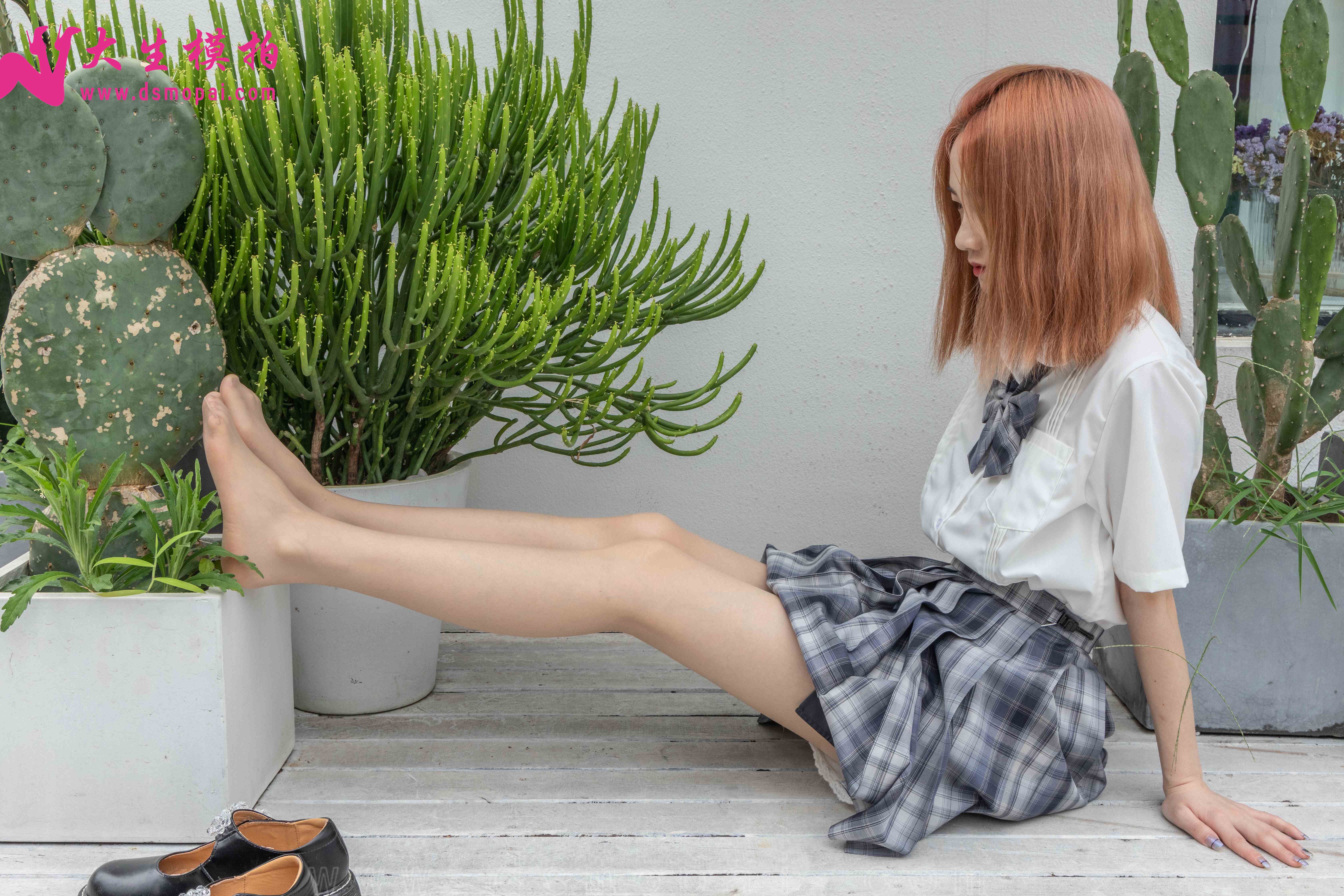 China Beauty Legs and feet 943