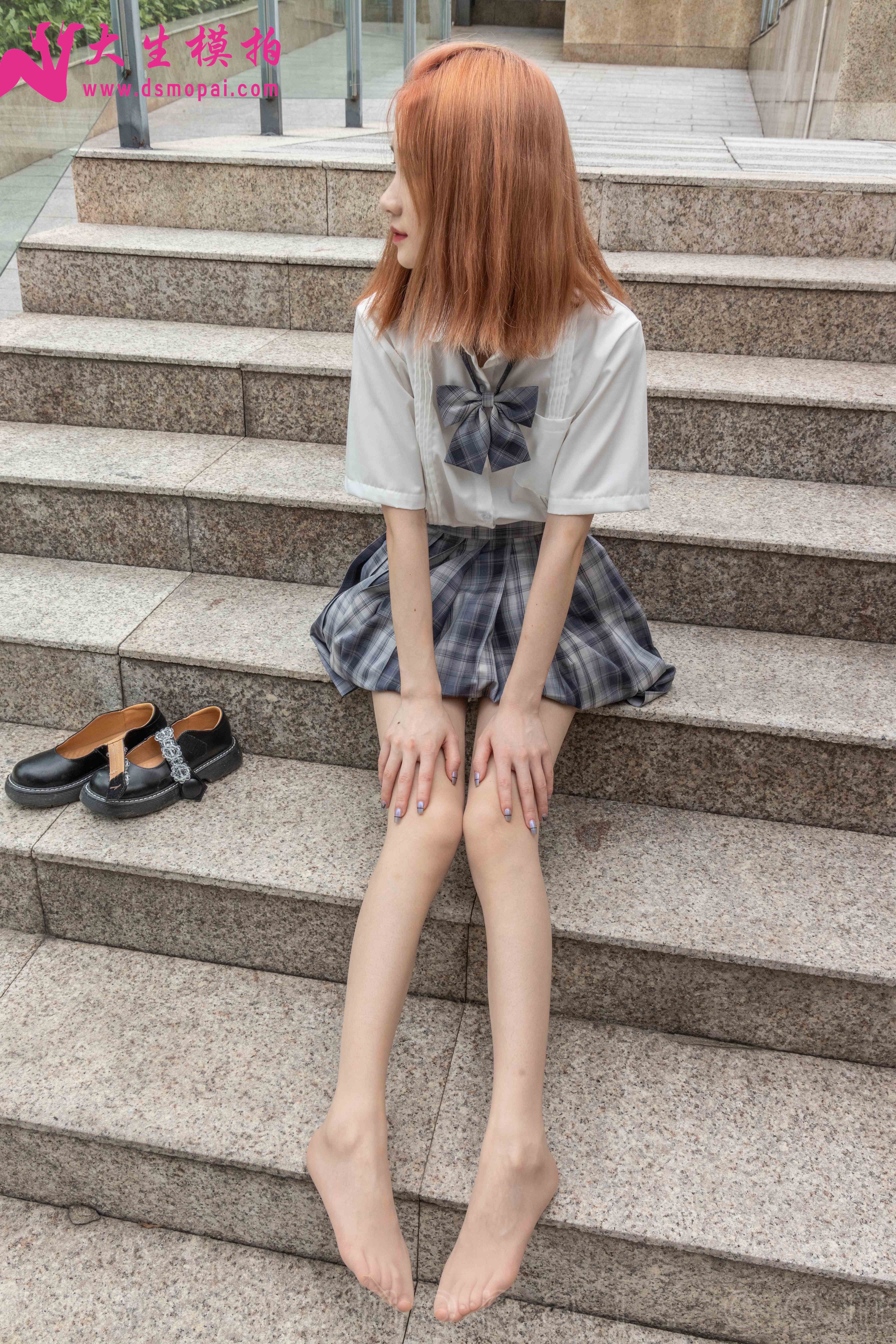 China Beauty Legs and feet 943