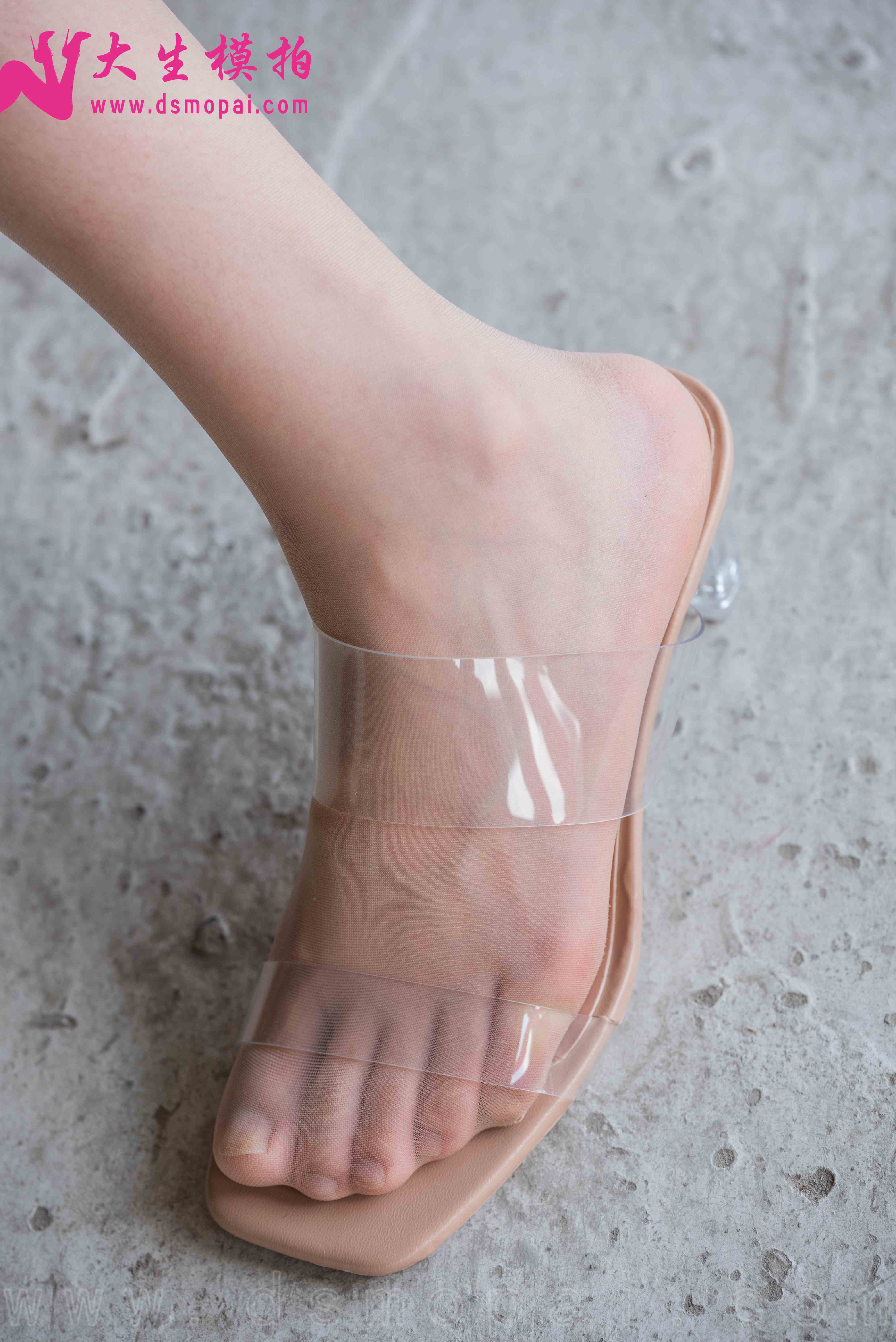 China Beauty Legs and feet 944