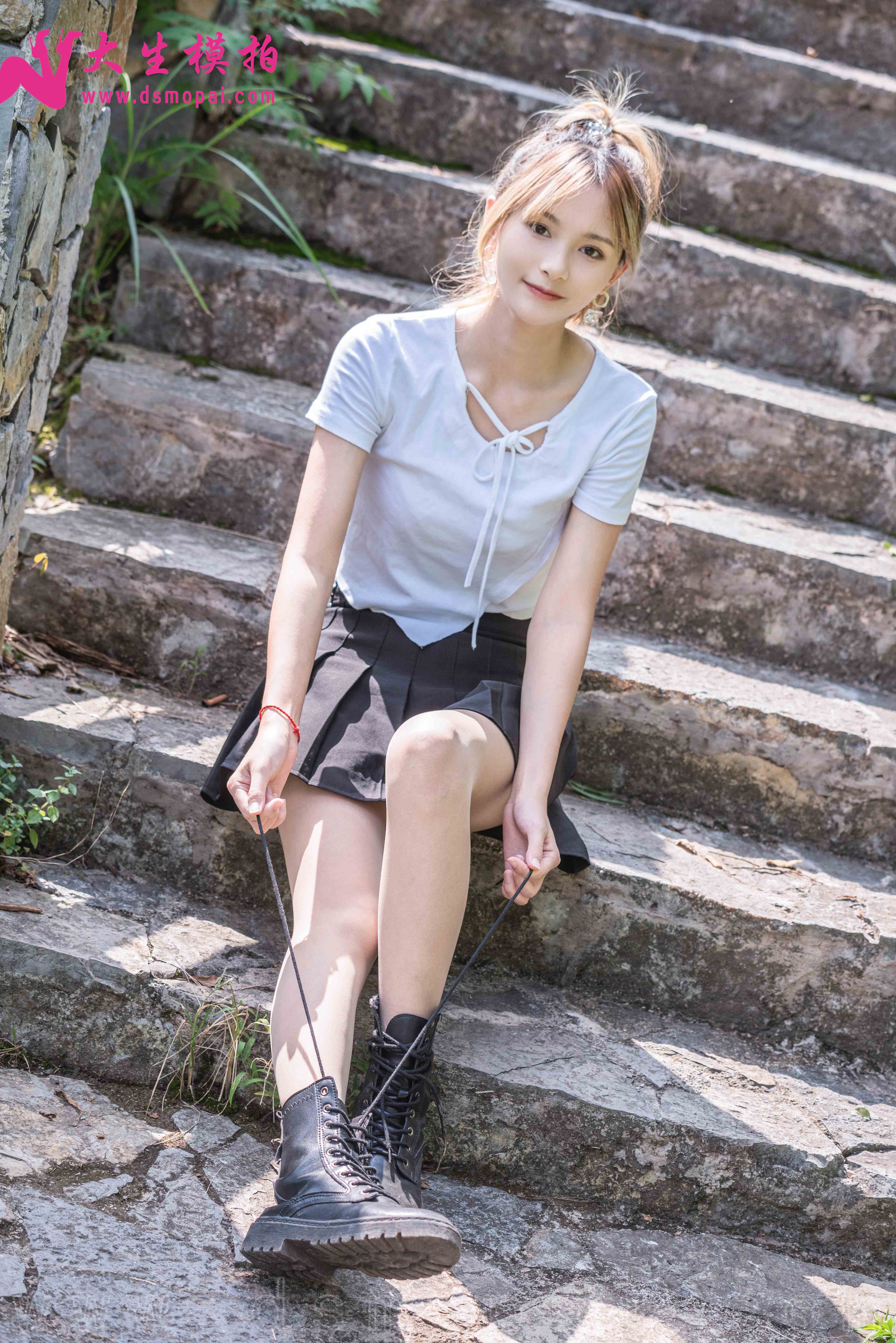 China Beauty Legs and feet 945