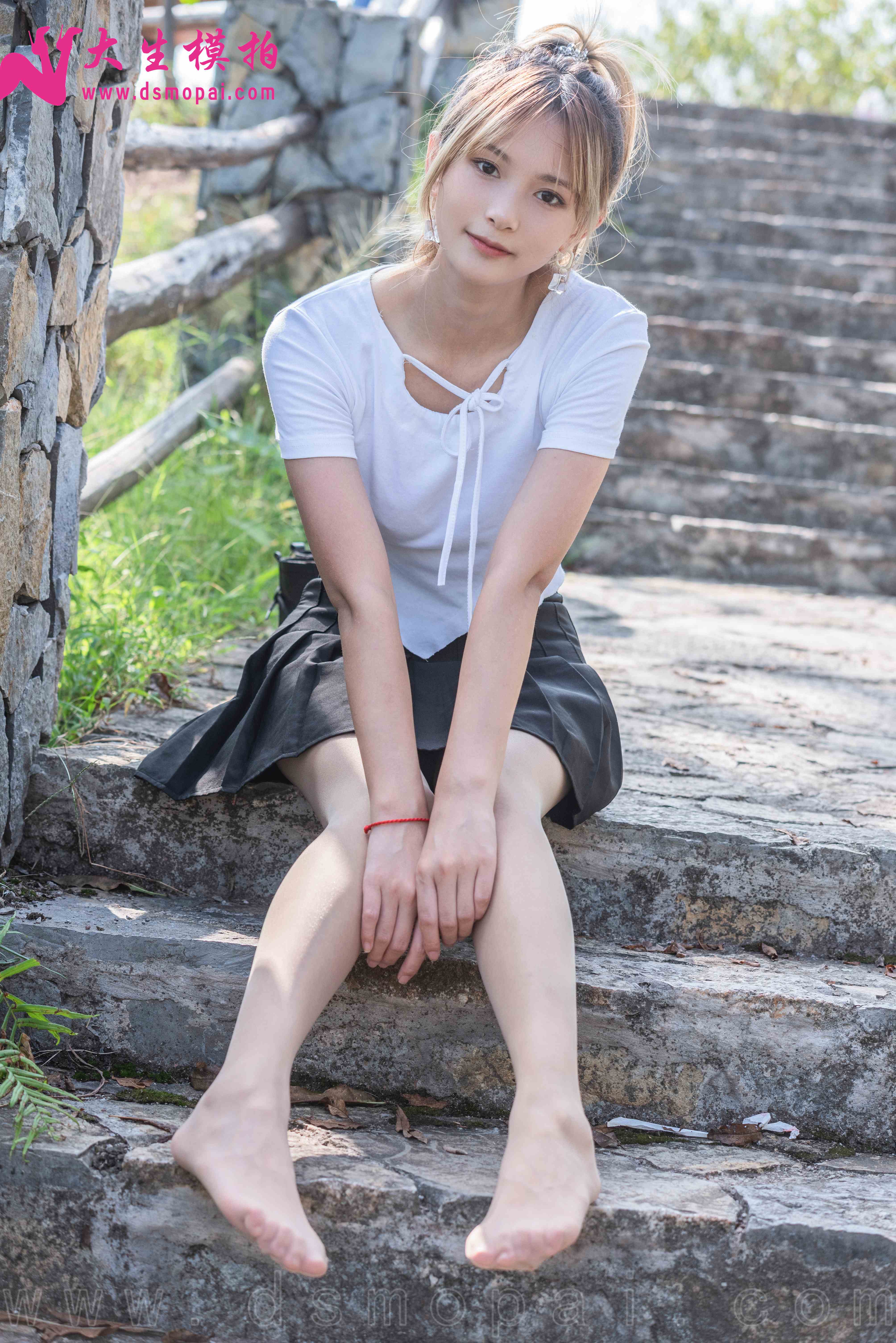 China Beauty Legs and feet 945