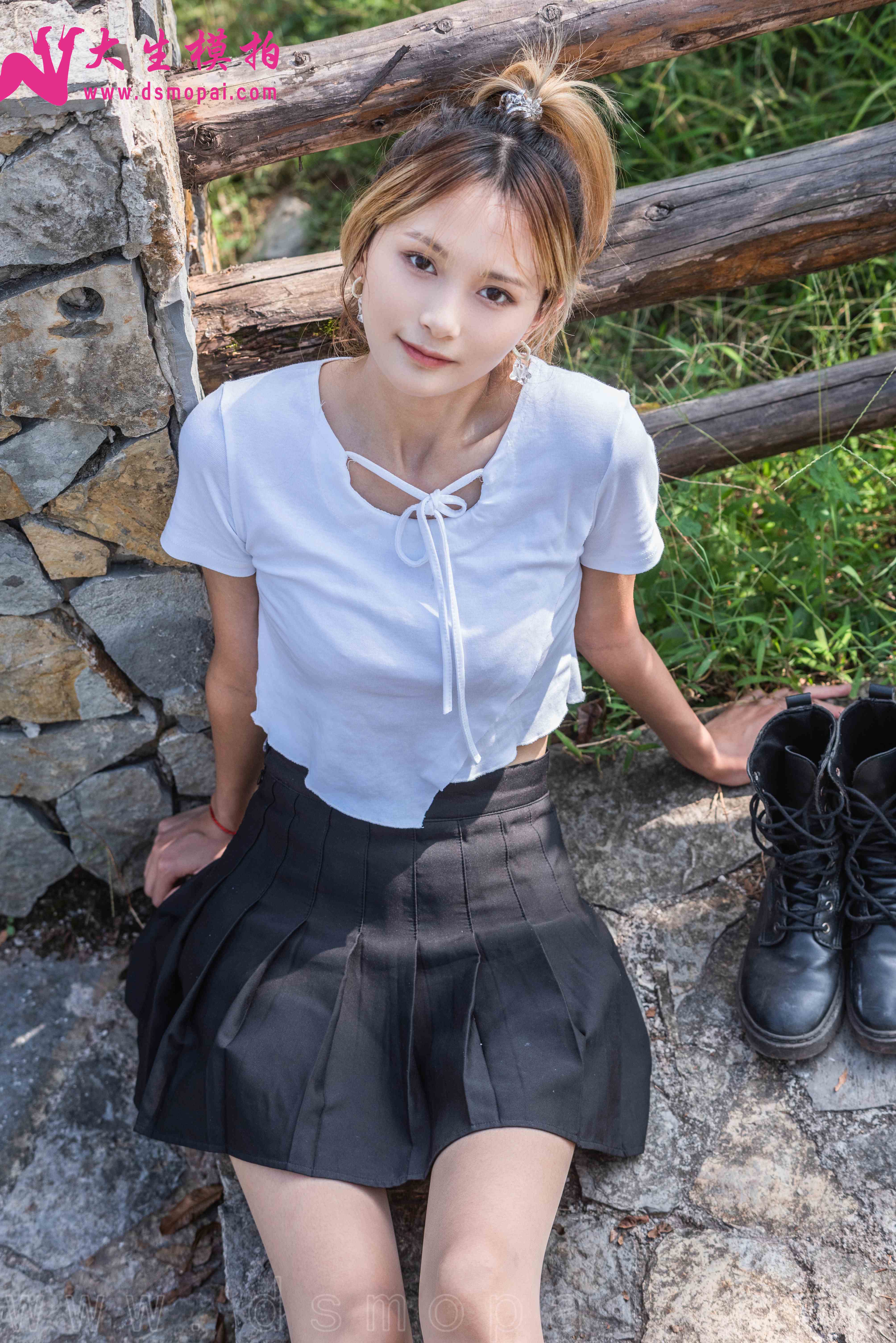 China Beauty Legs and feet 945