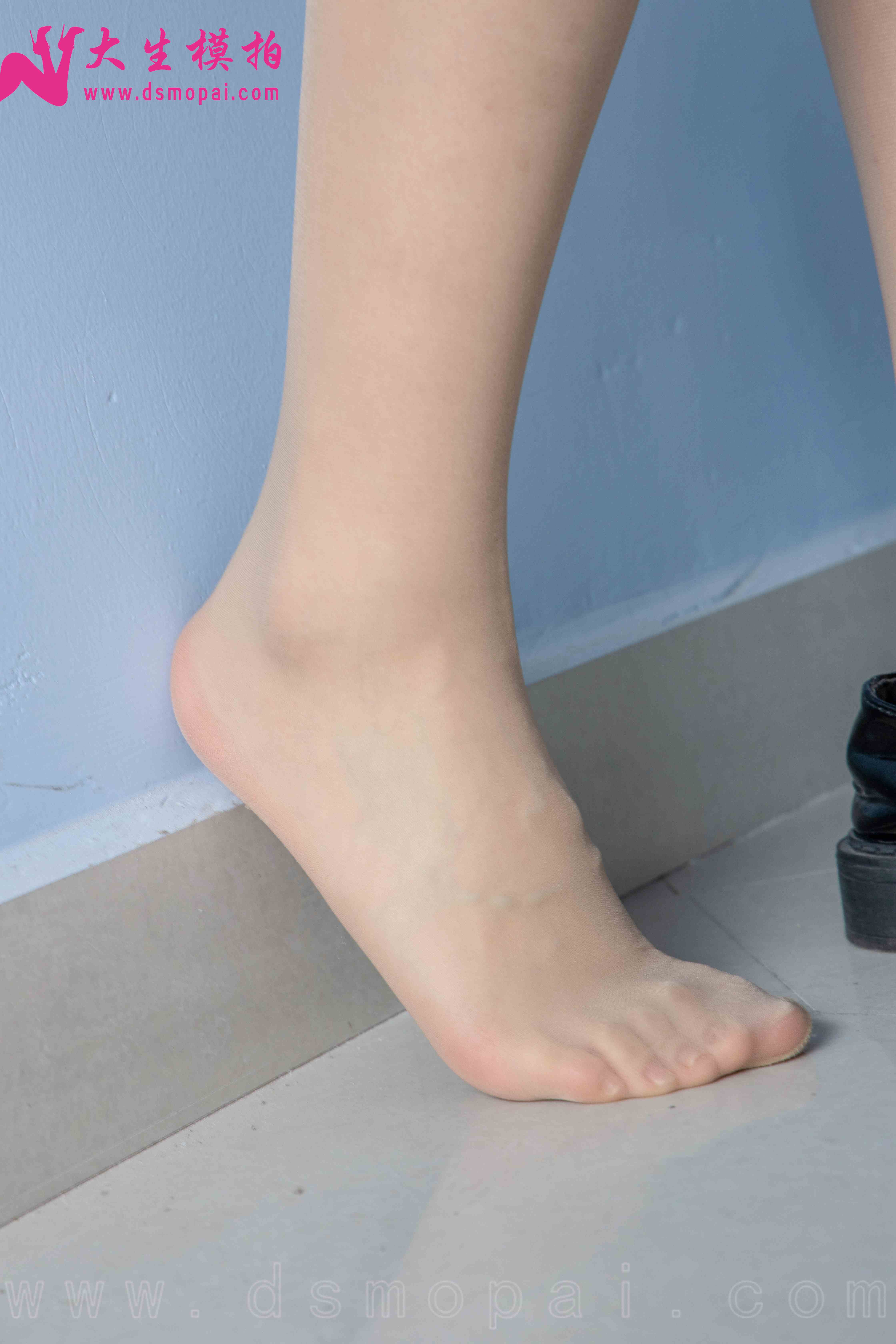 China Beauty Legs and feet 947