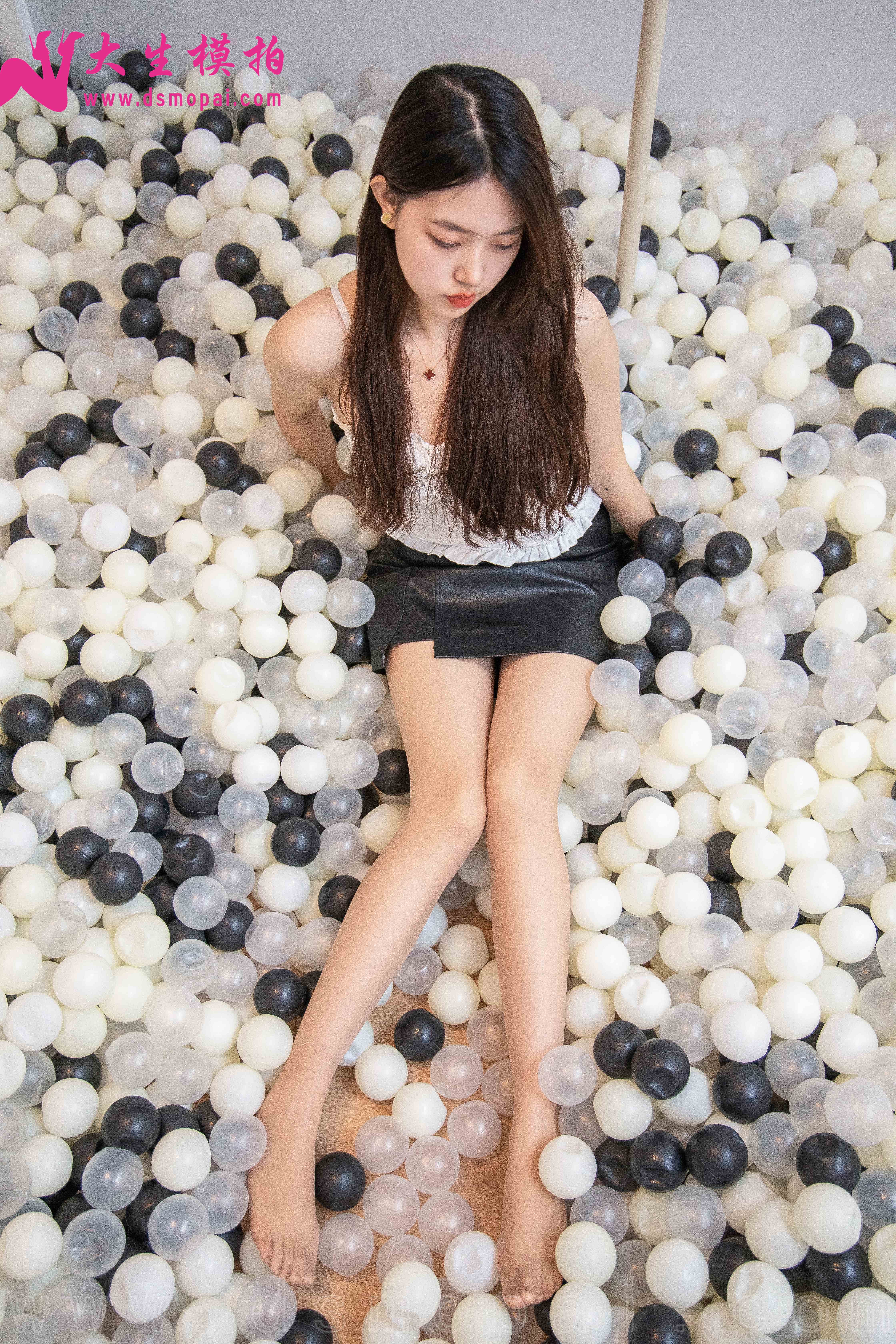 China Beauty Legs and feet 950