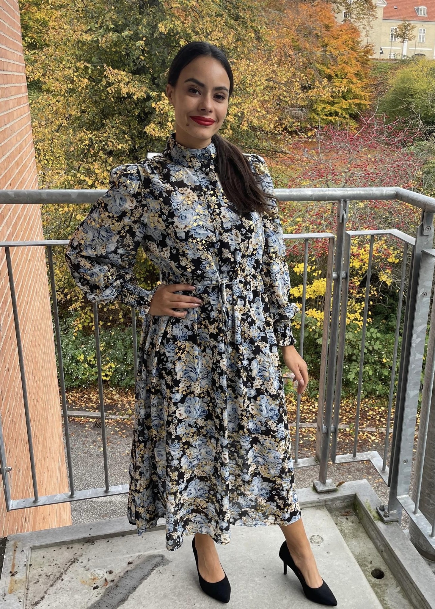 Sexy slut Camilla naked public