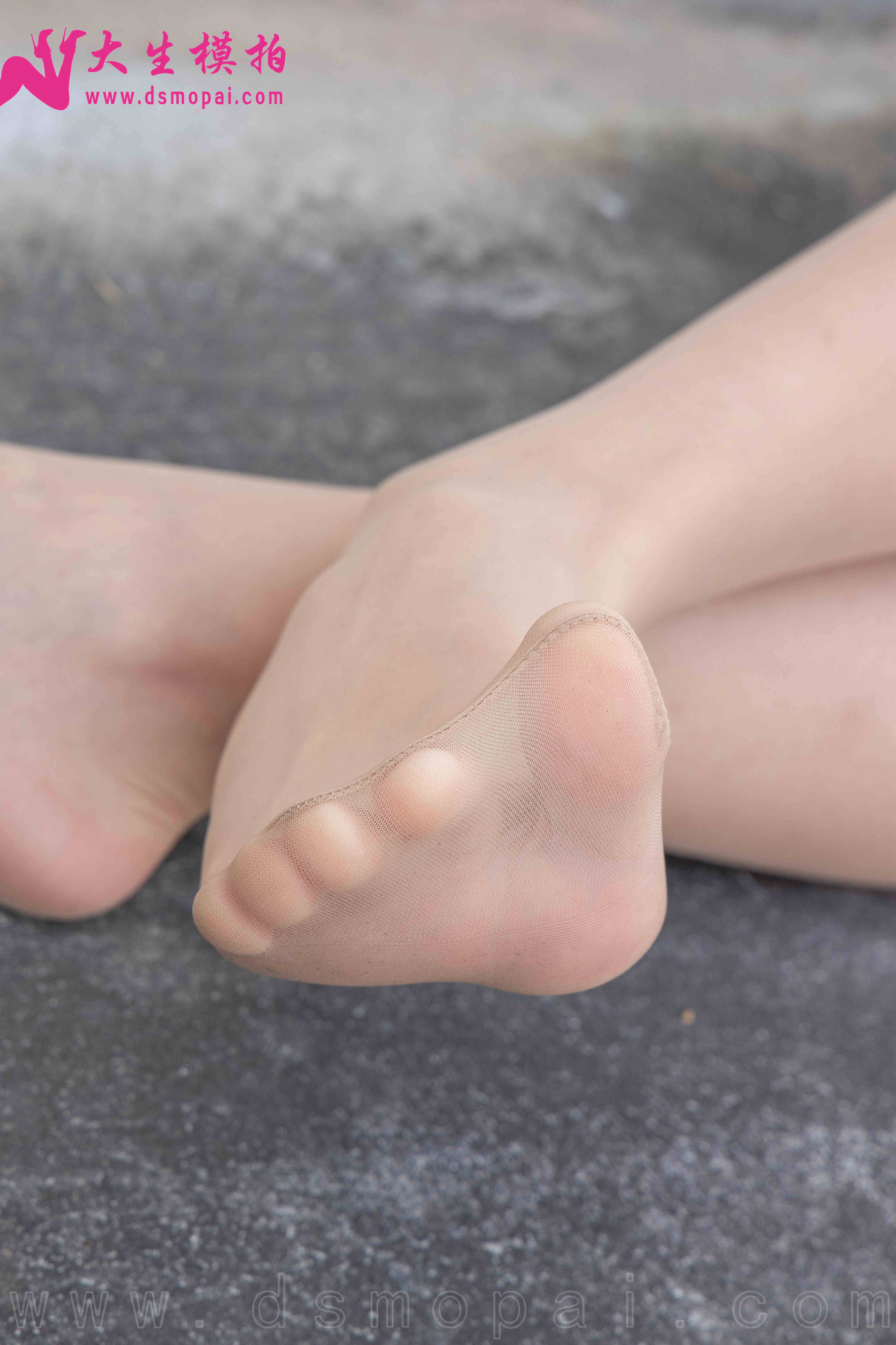 China Beauty Legs and feet 951