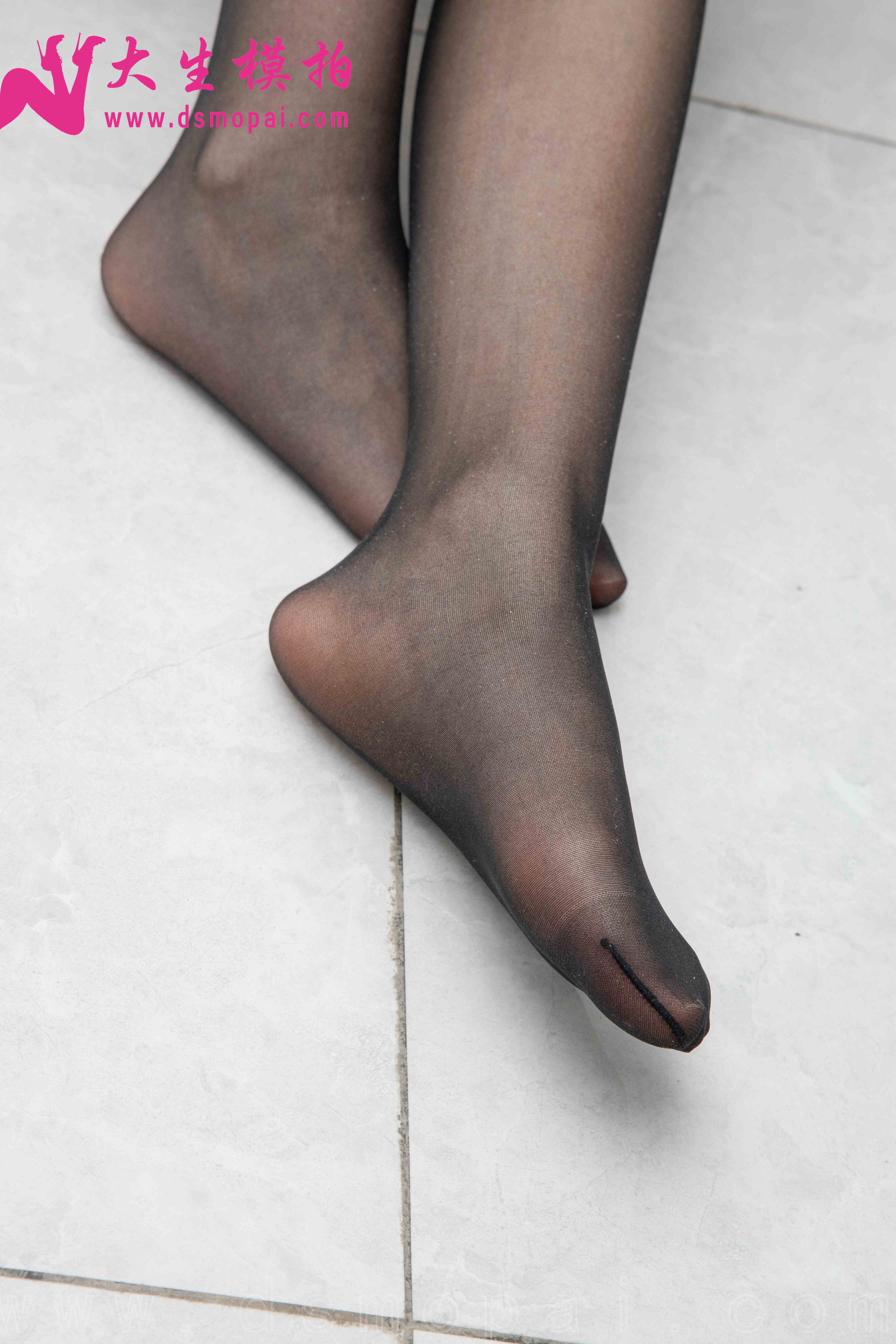 China Beauty Legs and feet 952