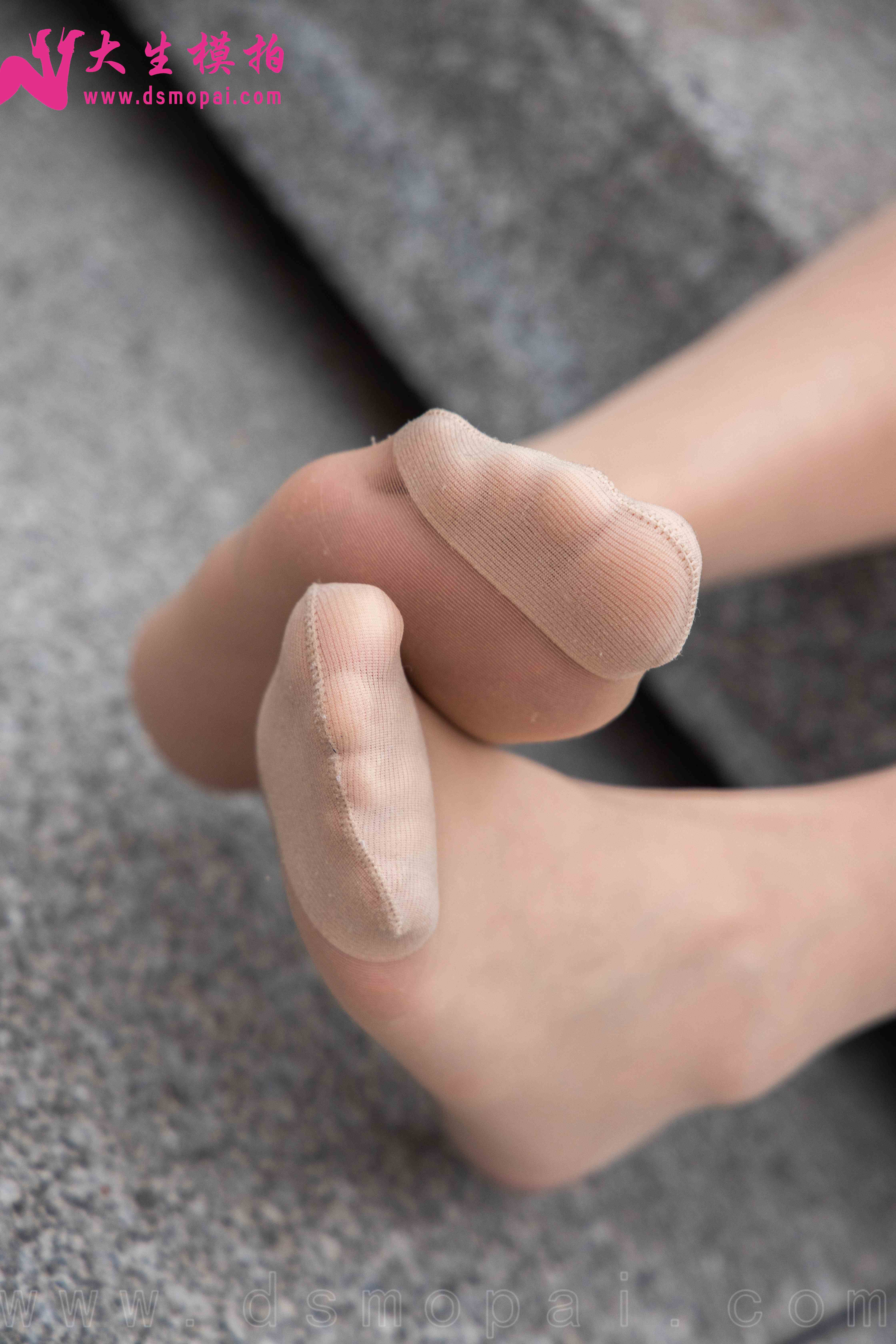 China Beauty Legs and feet 954