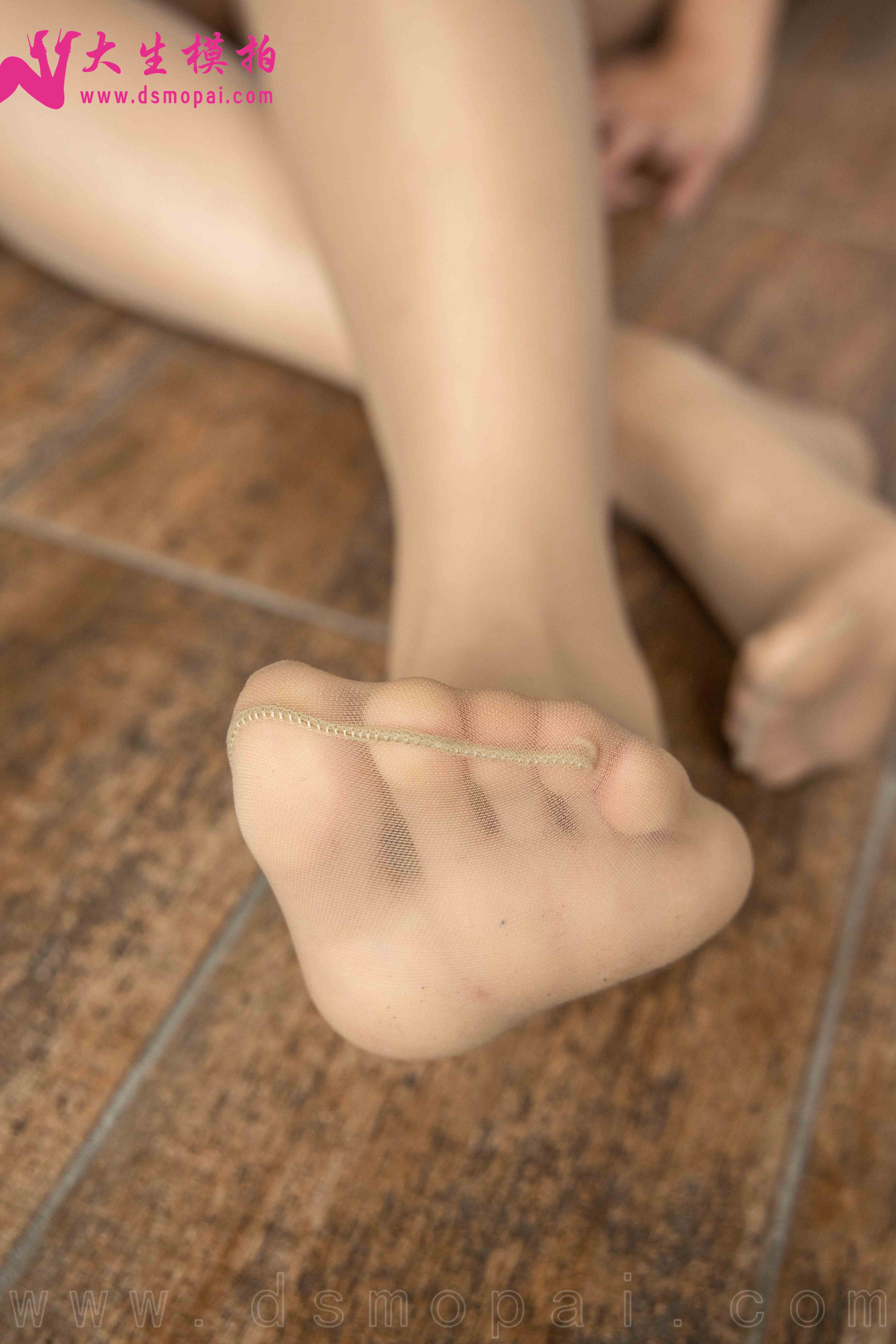 China Beauty Legs and feet 957