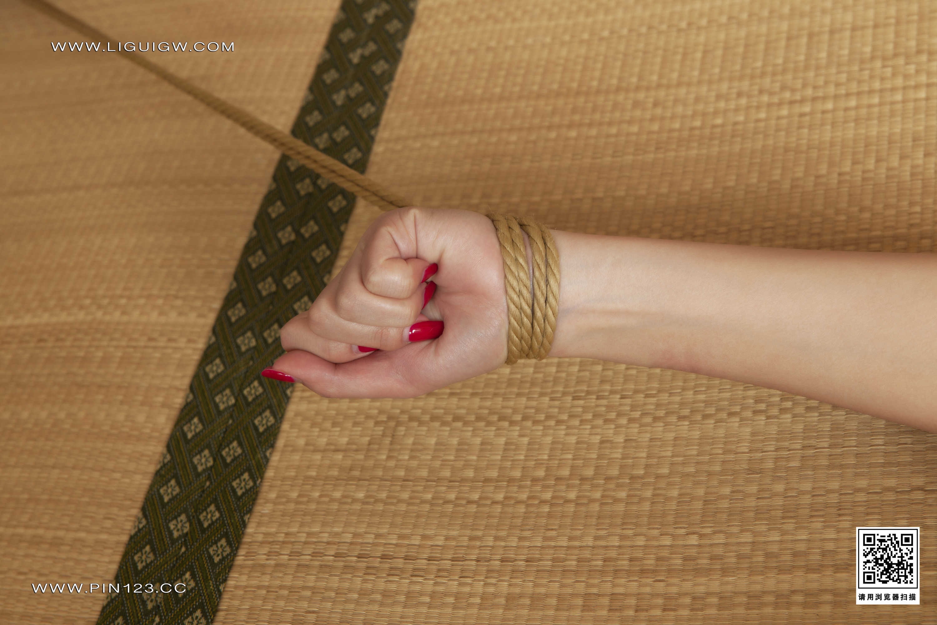 Chinese lady bondage 570