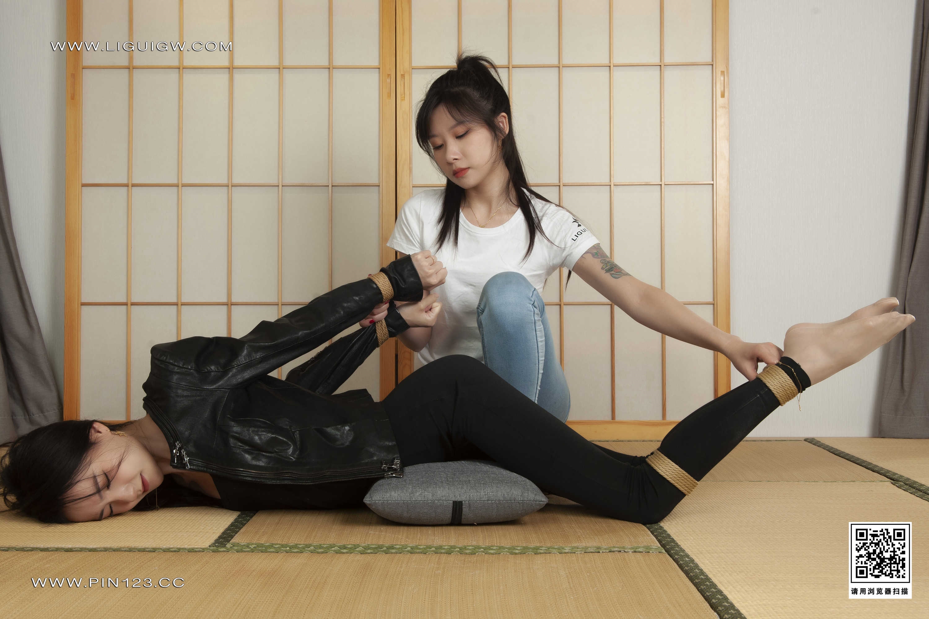 Chinese lady bondage 570